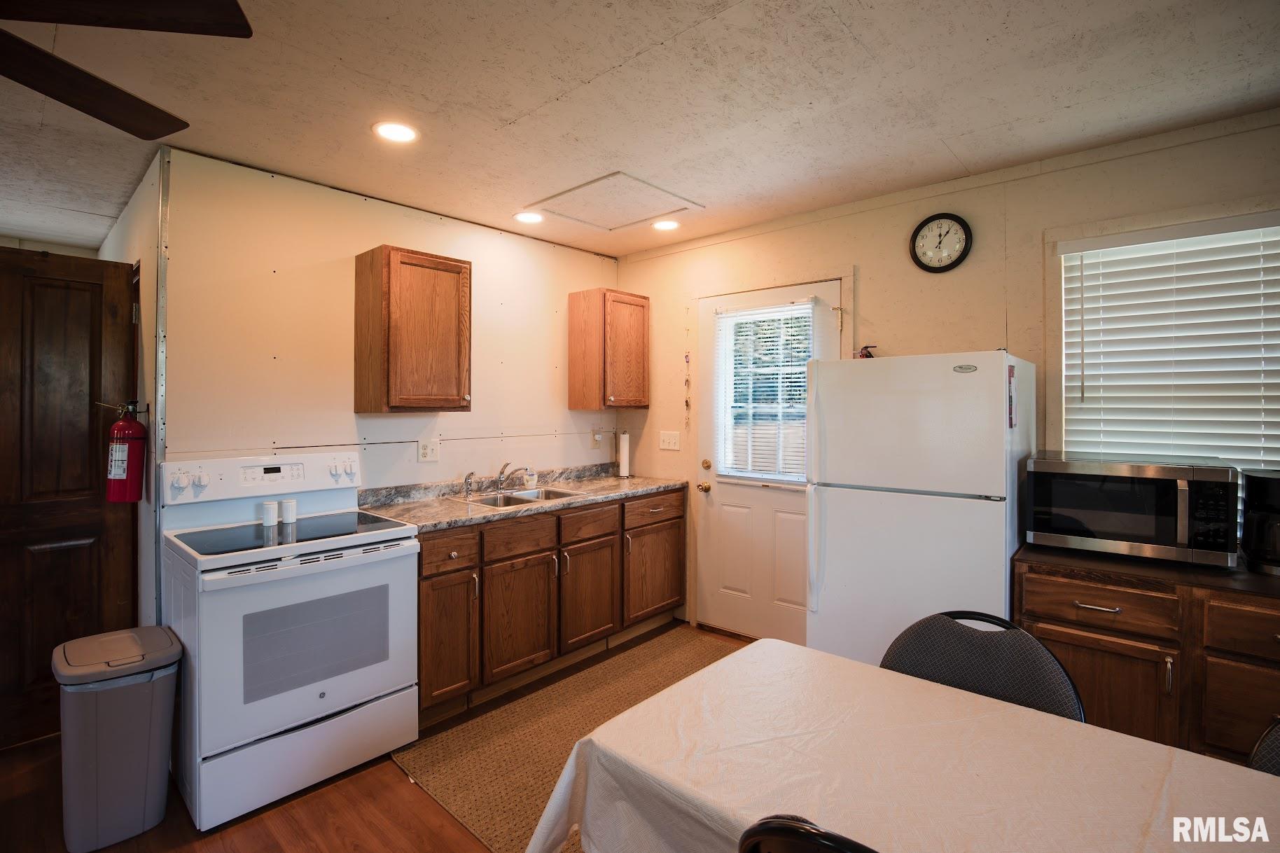 606 W Law Street, Orient, Illinois image 12