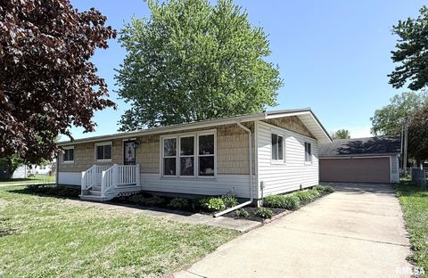 Photo of 1820 BLUEBIRD Drive, Galesburg, IL 61401 (MLS # CA1043368)