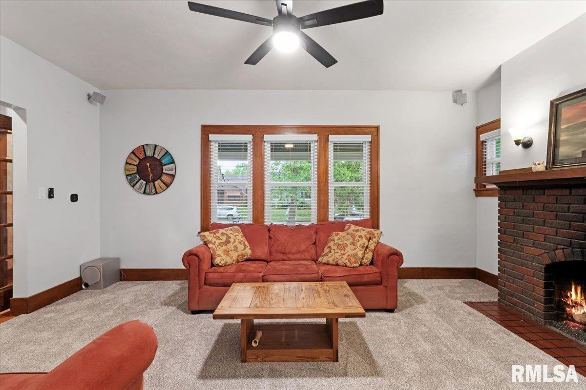 2739 E High Street, Davenport, Iowa image 15