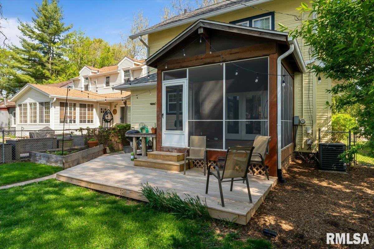 2739 E High Street, Davenport, Iowa image 9