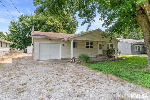 Homes For Sale - 600 High School Street<br/> Sangamon County, Divernon, IL 62530