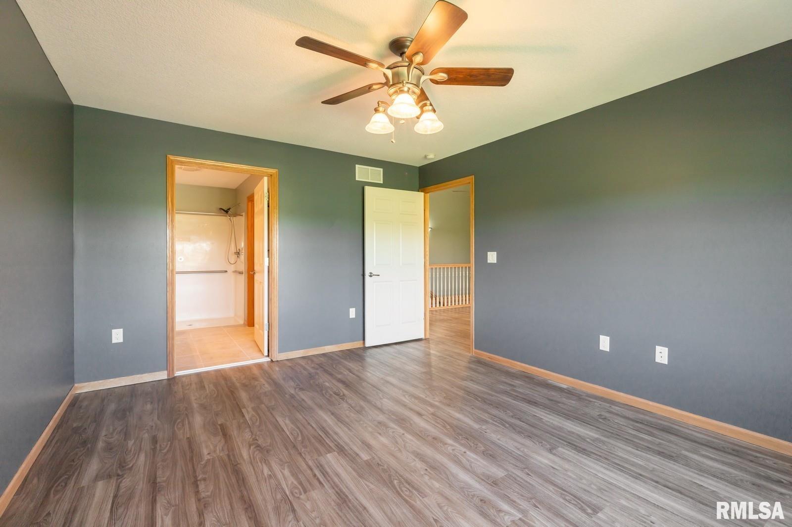 5421 Northwest Circle, Davenport, Iowa image 13