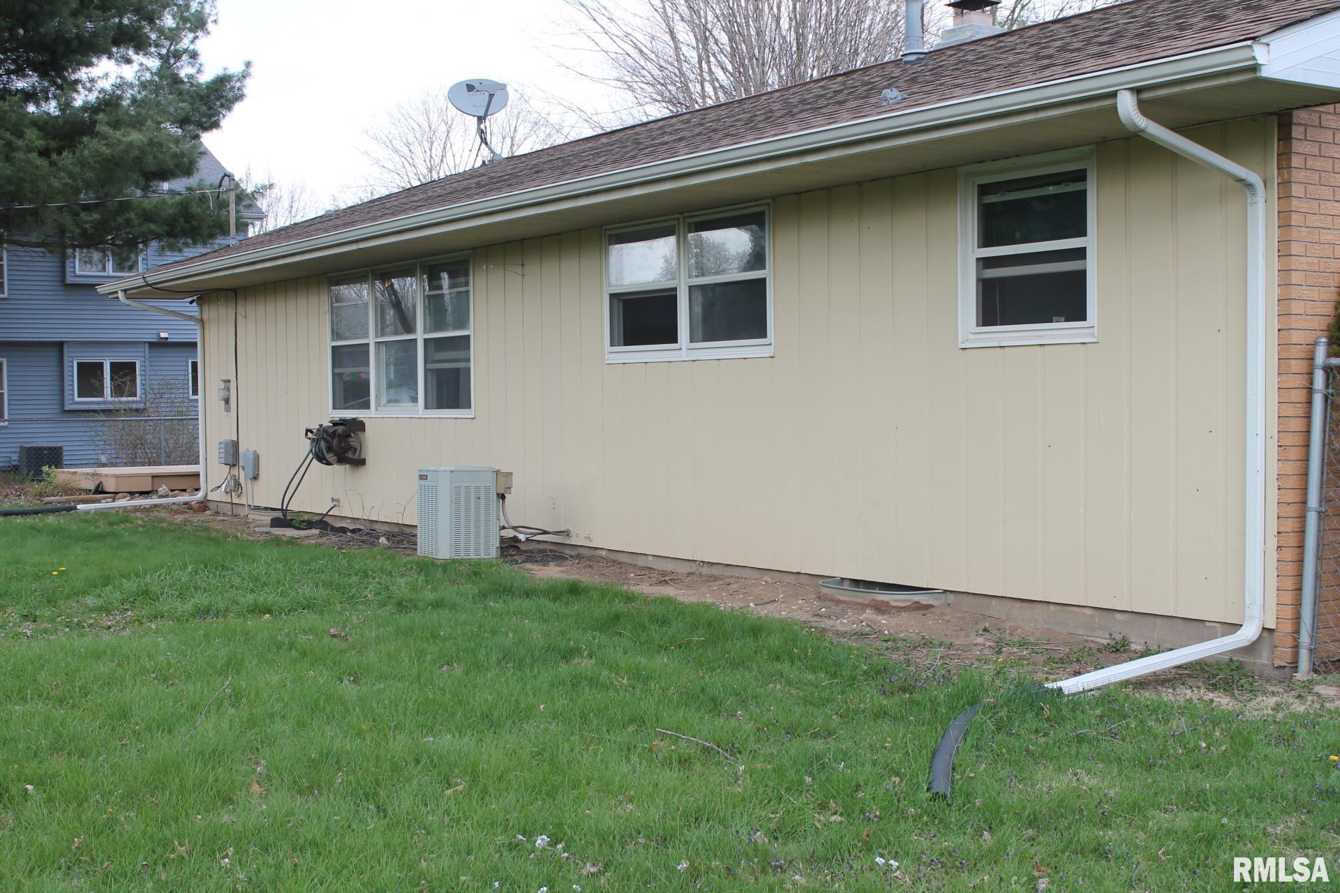 109 N 3rd Street, Colona, Illinois image 11