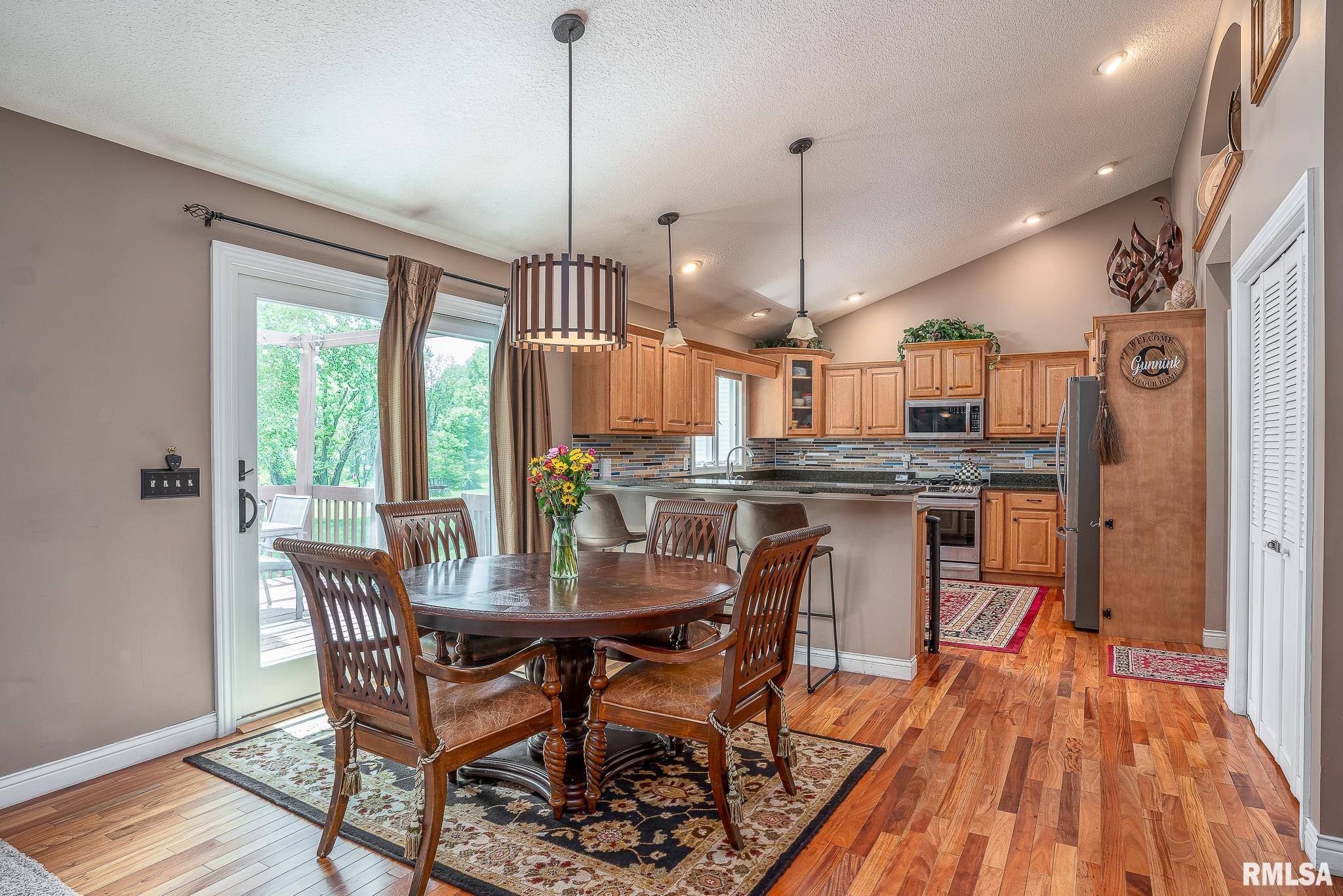 1004 Wild West Drive, Le Claire, Iowa image 7