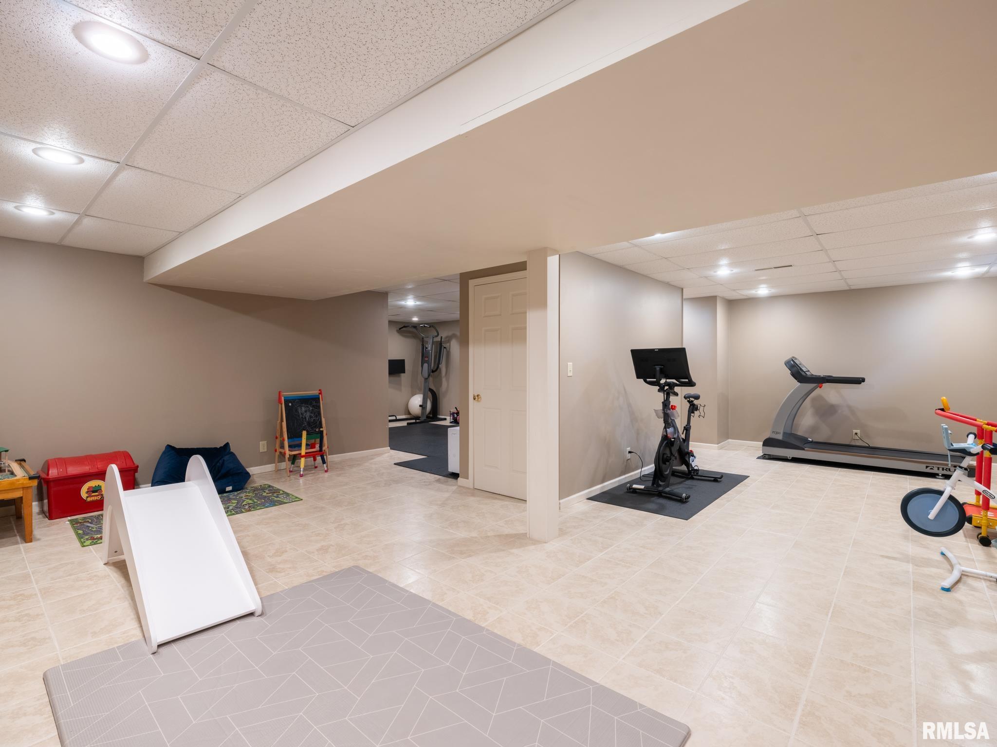 7085 N Aycliffe Drive, Peoria, Illinois image 48