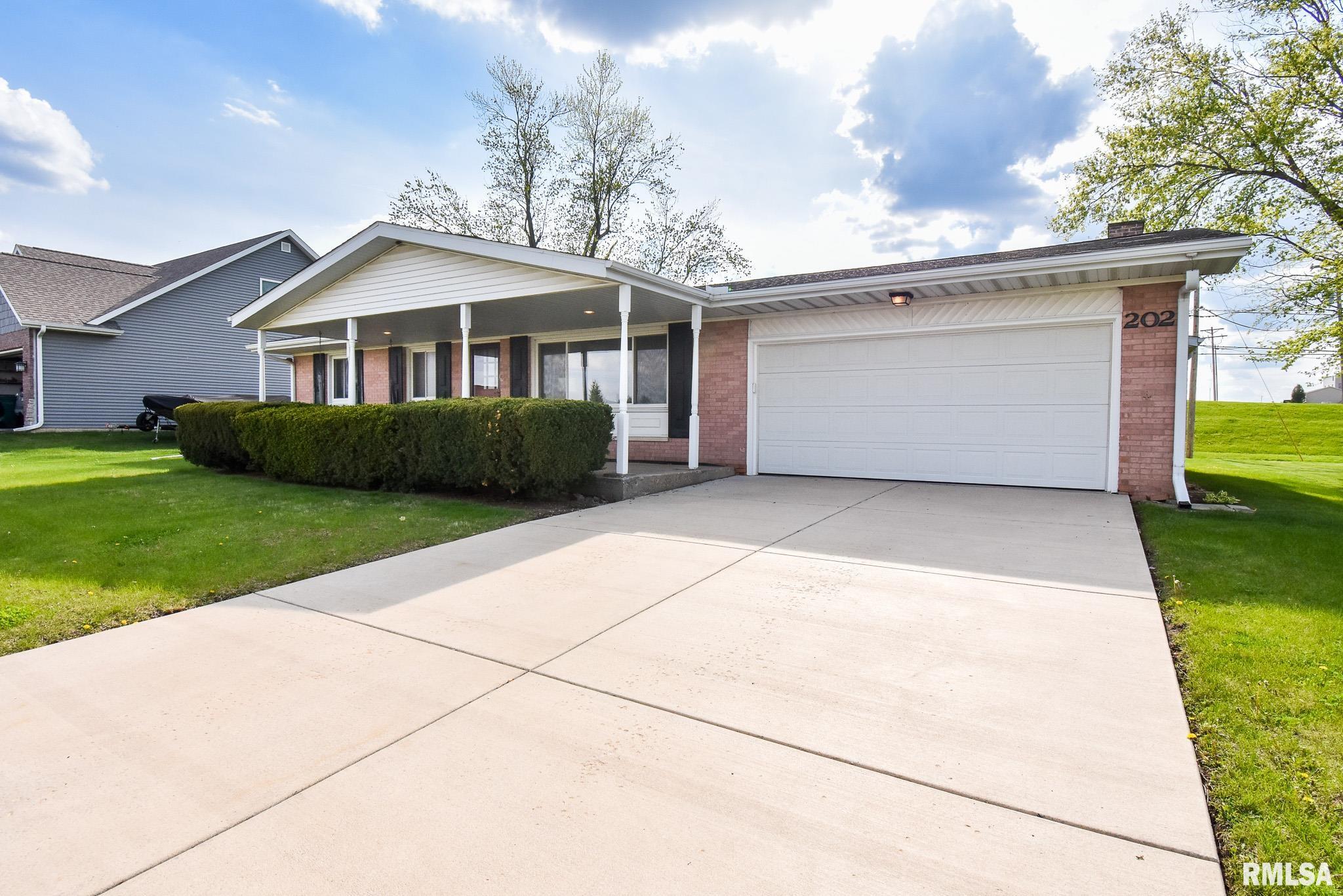 202 Gillman Avenue, Washington, Illinois image 2