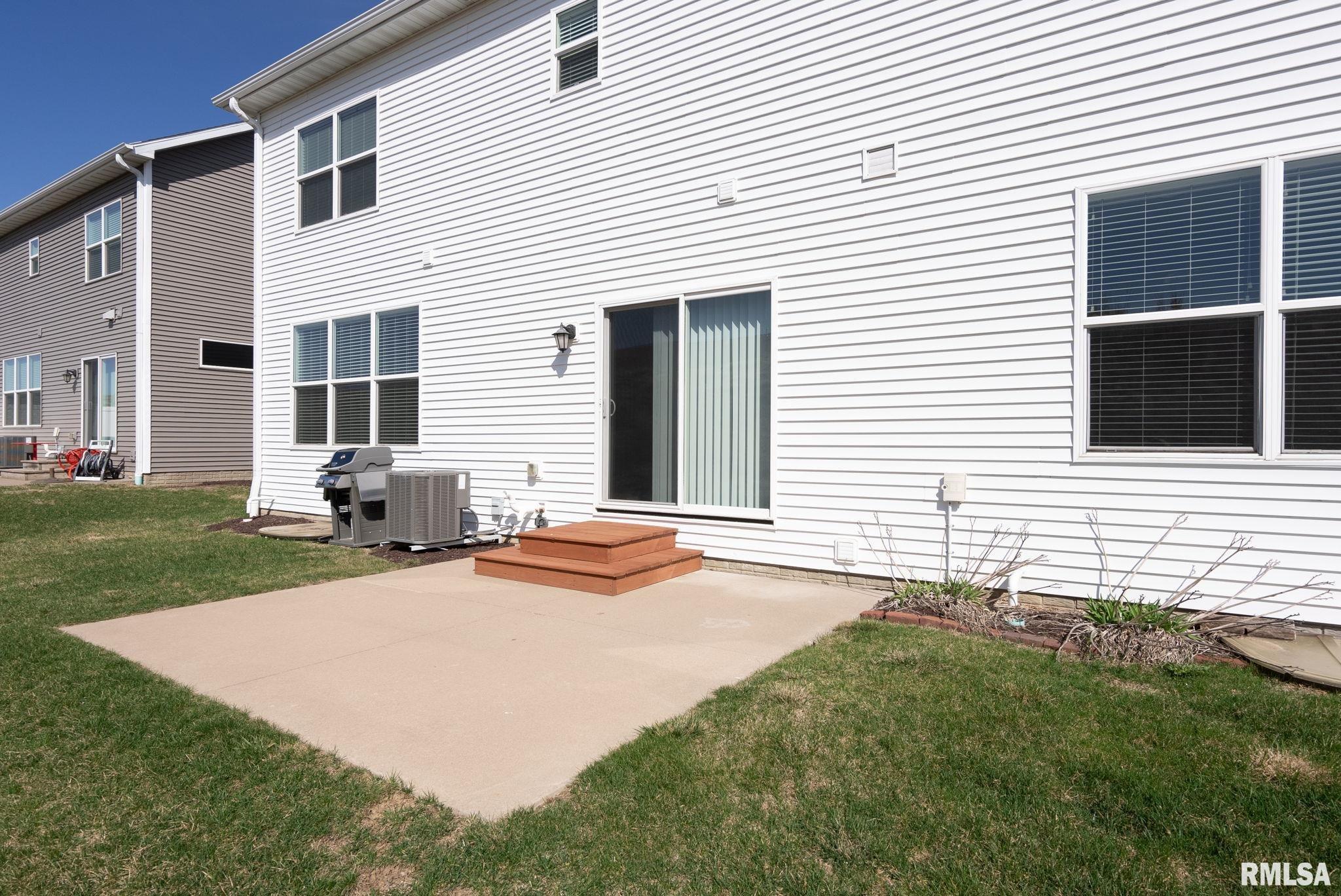 4434 W Slate Creek Drive, Bettendorf, Iowa image 28
