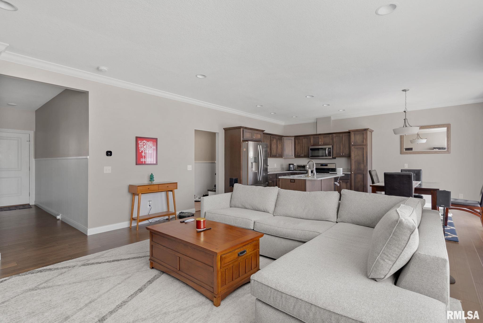 4434 W Slate Creek Drive, Bettendorf, Iowa image 3