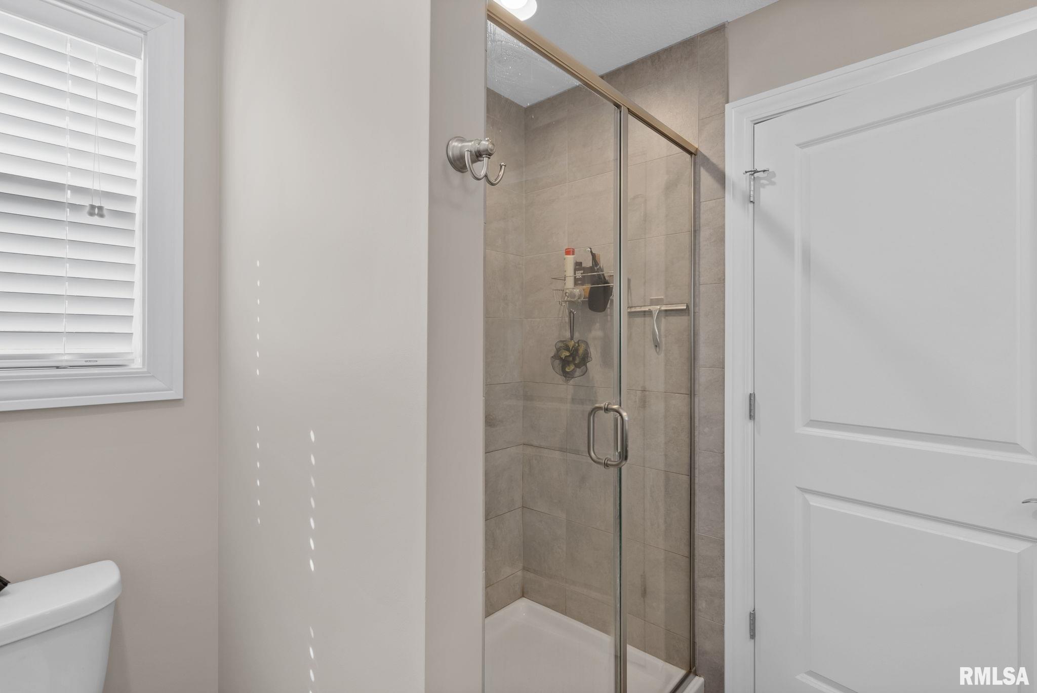 4434 W Slate Creek Drive, Bettendorf, Iowa image 27