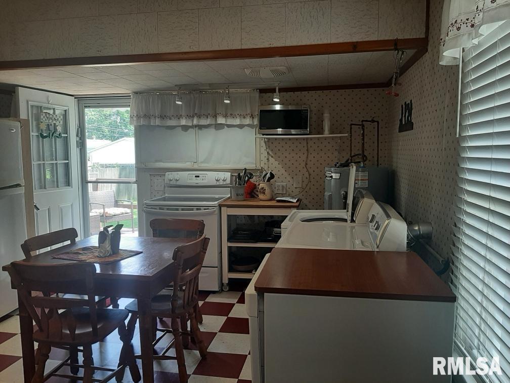 504 W Sylvester Avenue, Christopher, Illinois image 4