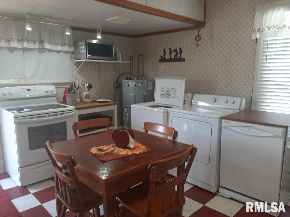 504 W Sylvester Avenue, Christopher, Illinois image 6