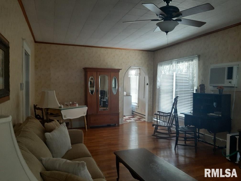 504 W Sylvester Avenue, Christopher, Illinois image 2