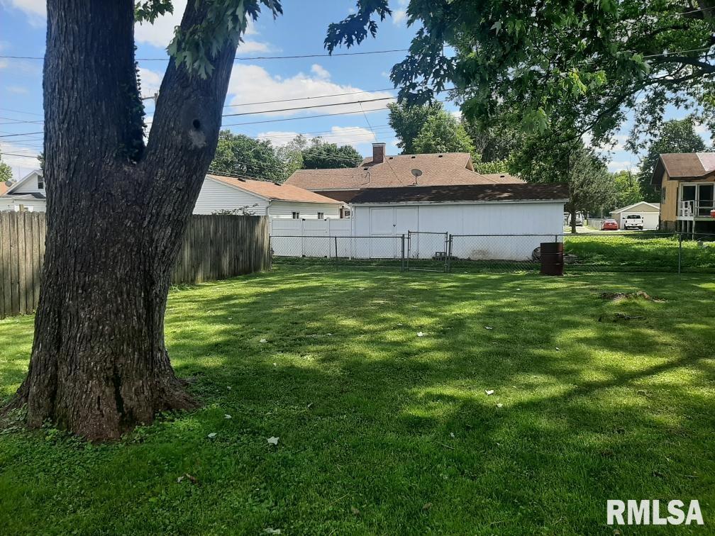 504 W Sylvester Avenue, Christopher, Illinois image 14