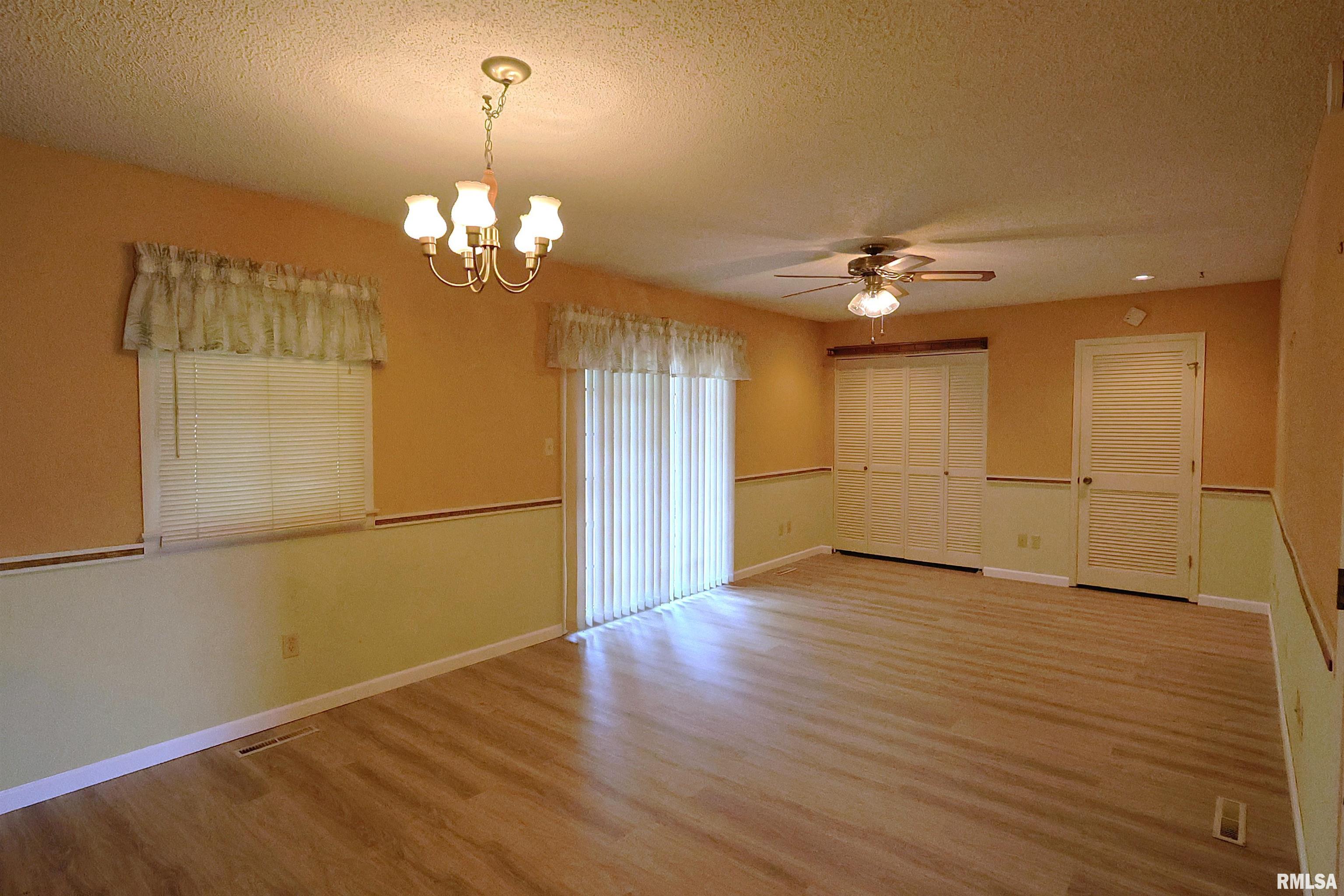 310 Woodland Drive, Salem, Illinois image 7