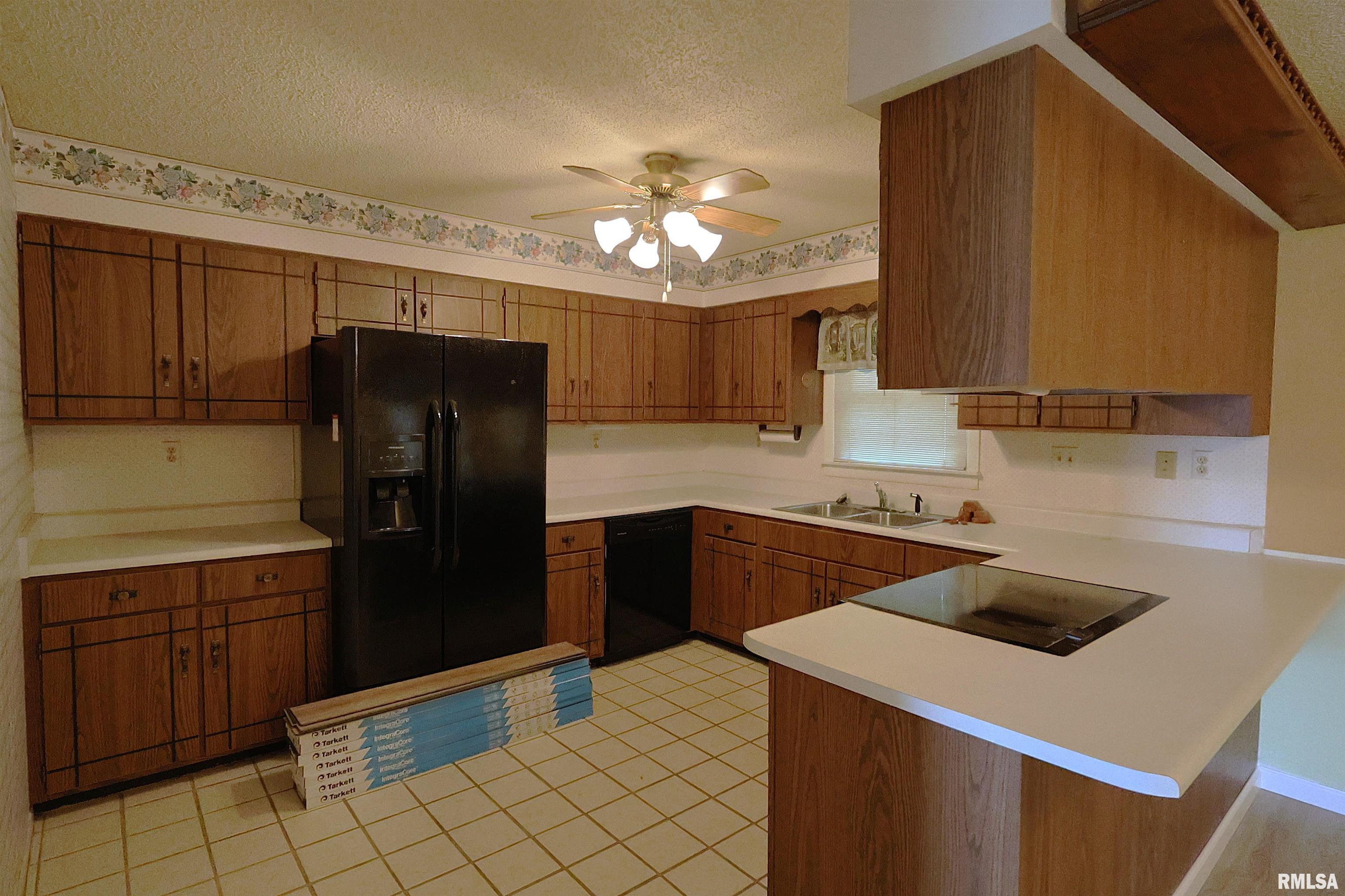 310 Woodland Drive, Salem, Illinois image 5