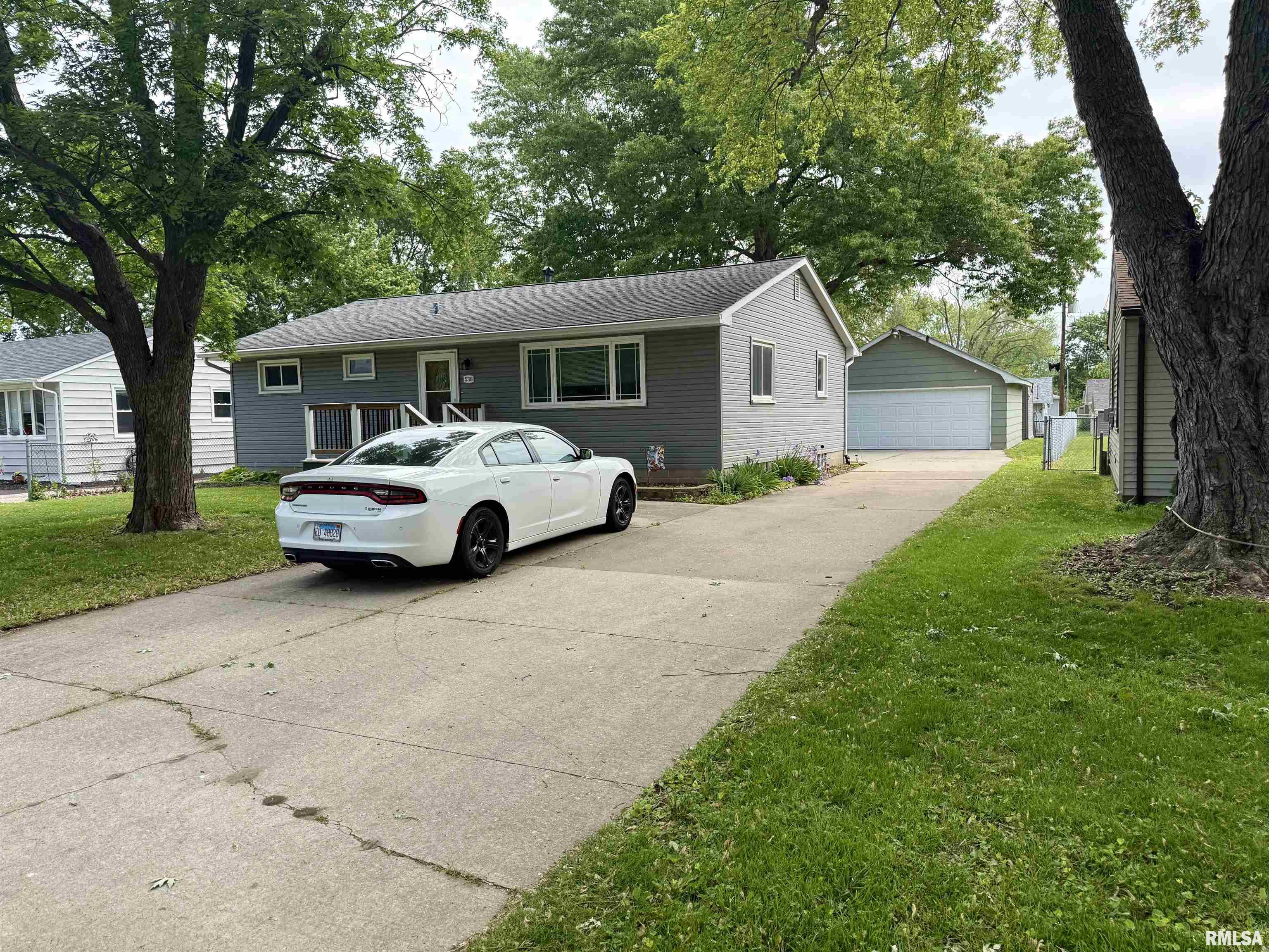 538 Greenview Avenue, Colona, Illinois image 2