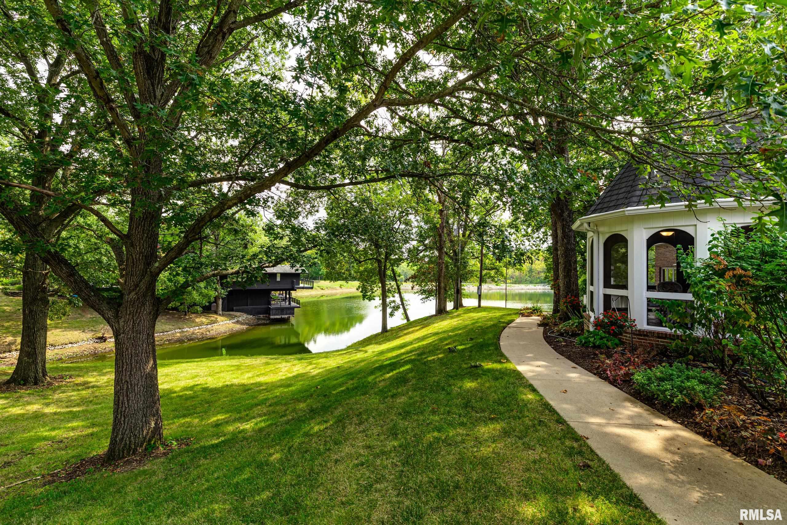 18994 Country Club Lane, Carlinville, Illinois image 47