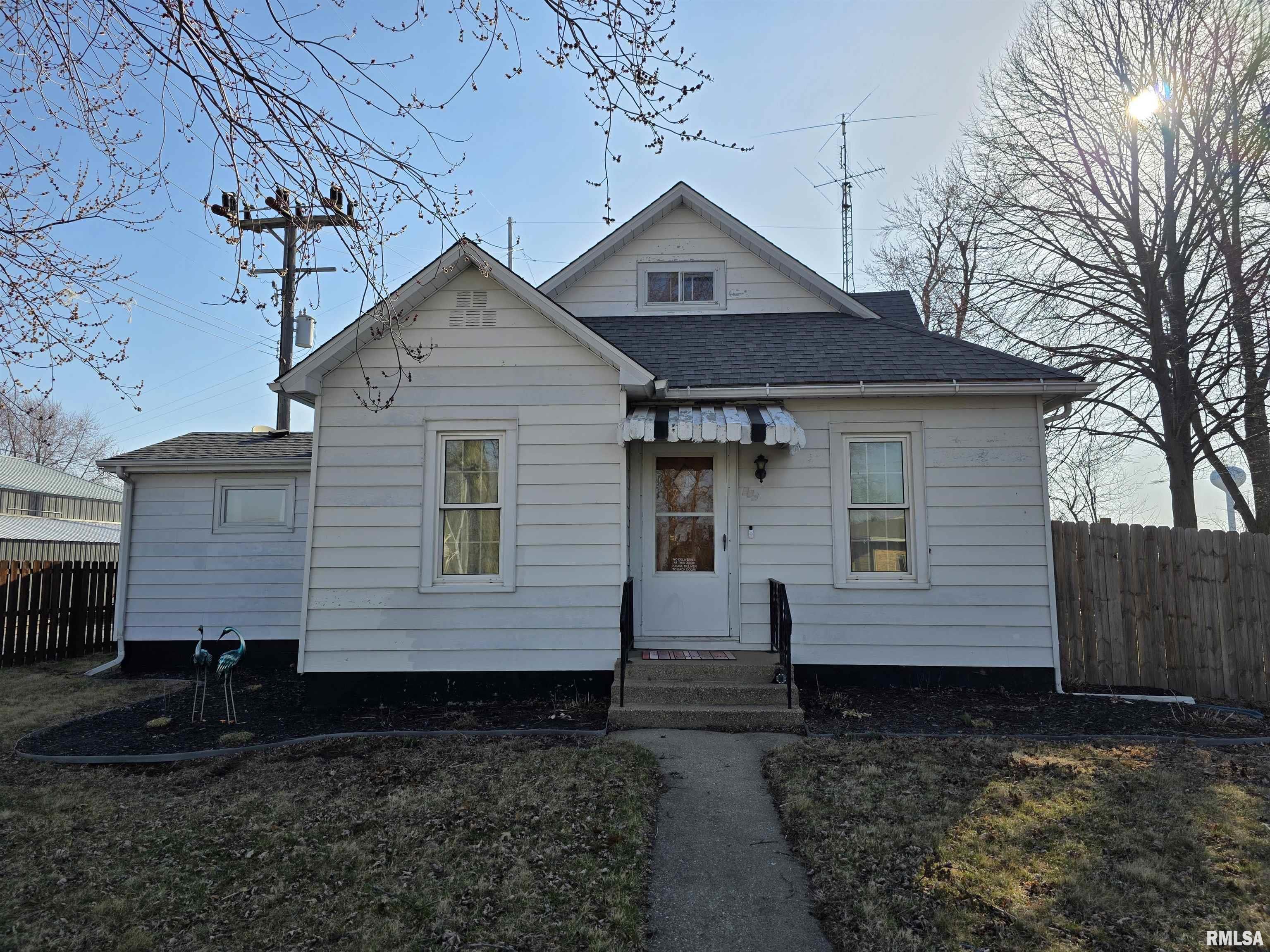 660 N 3rd Street, Girard, Illinois image 4