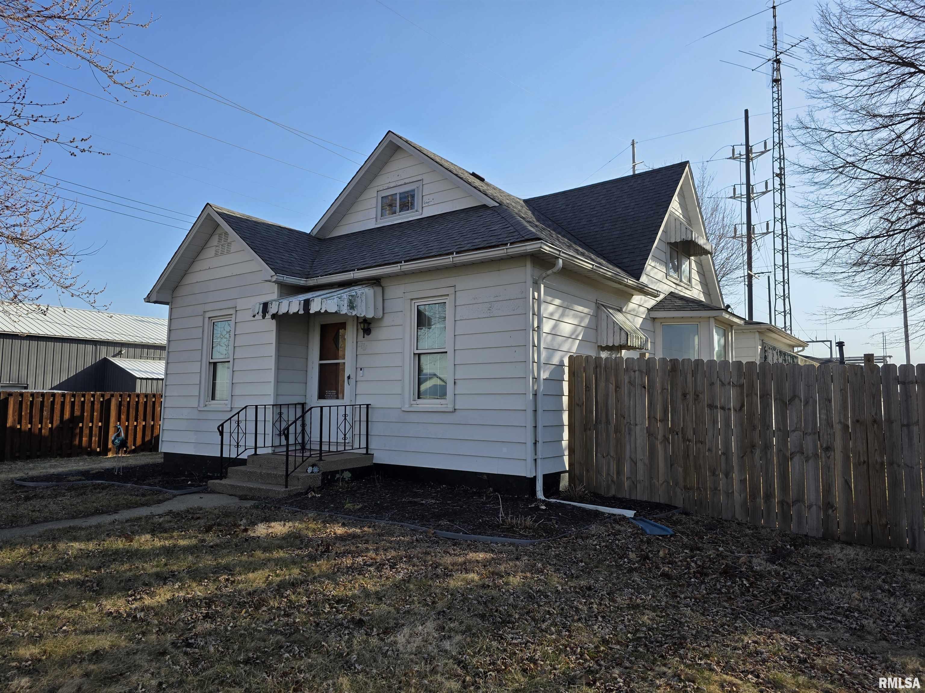 660 N 3rd Street, Girard, Illinois image 3