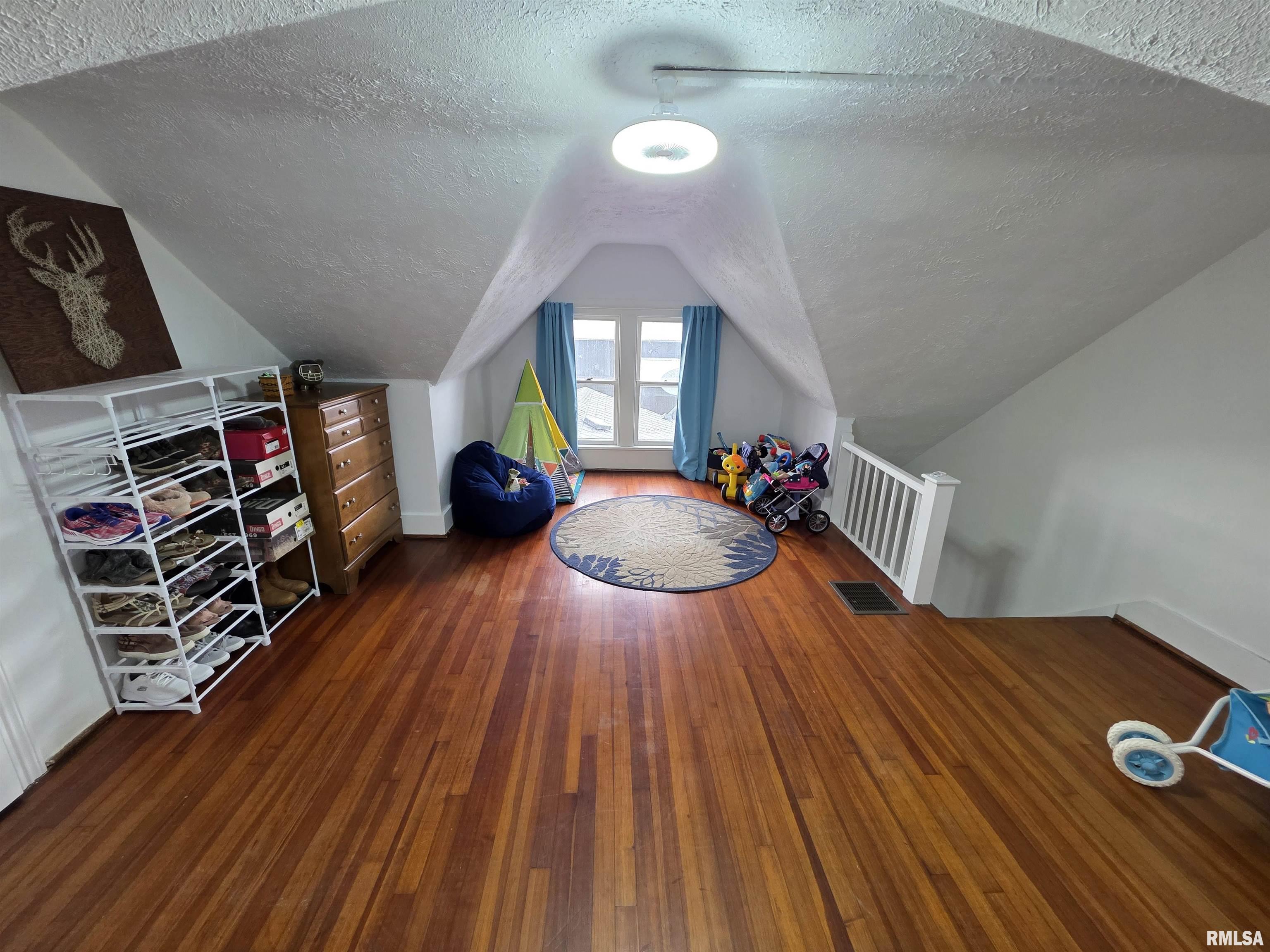 660 N 3rd Street, Girard, Illinois image 32