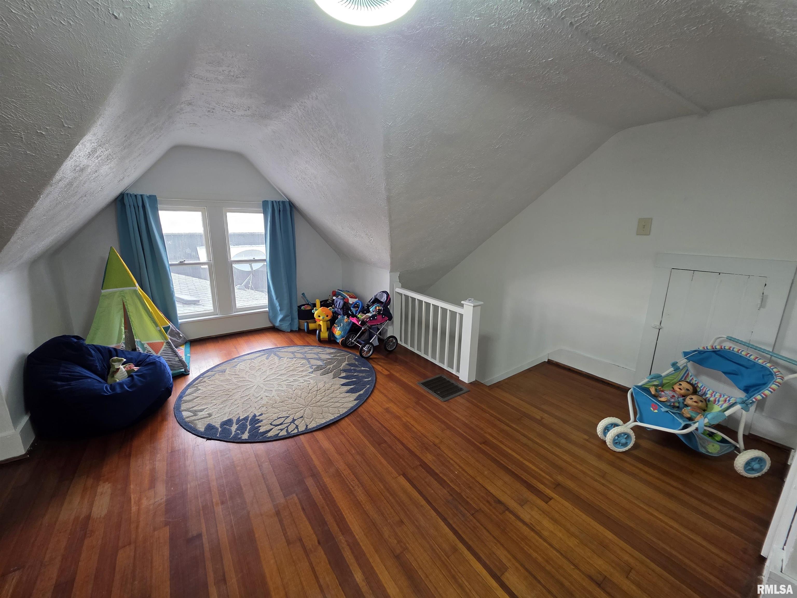 660 N 3rd Street, Girard, Illinois image 33