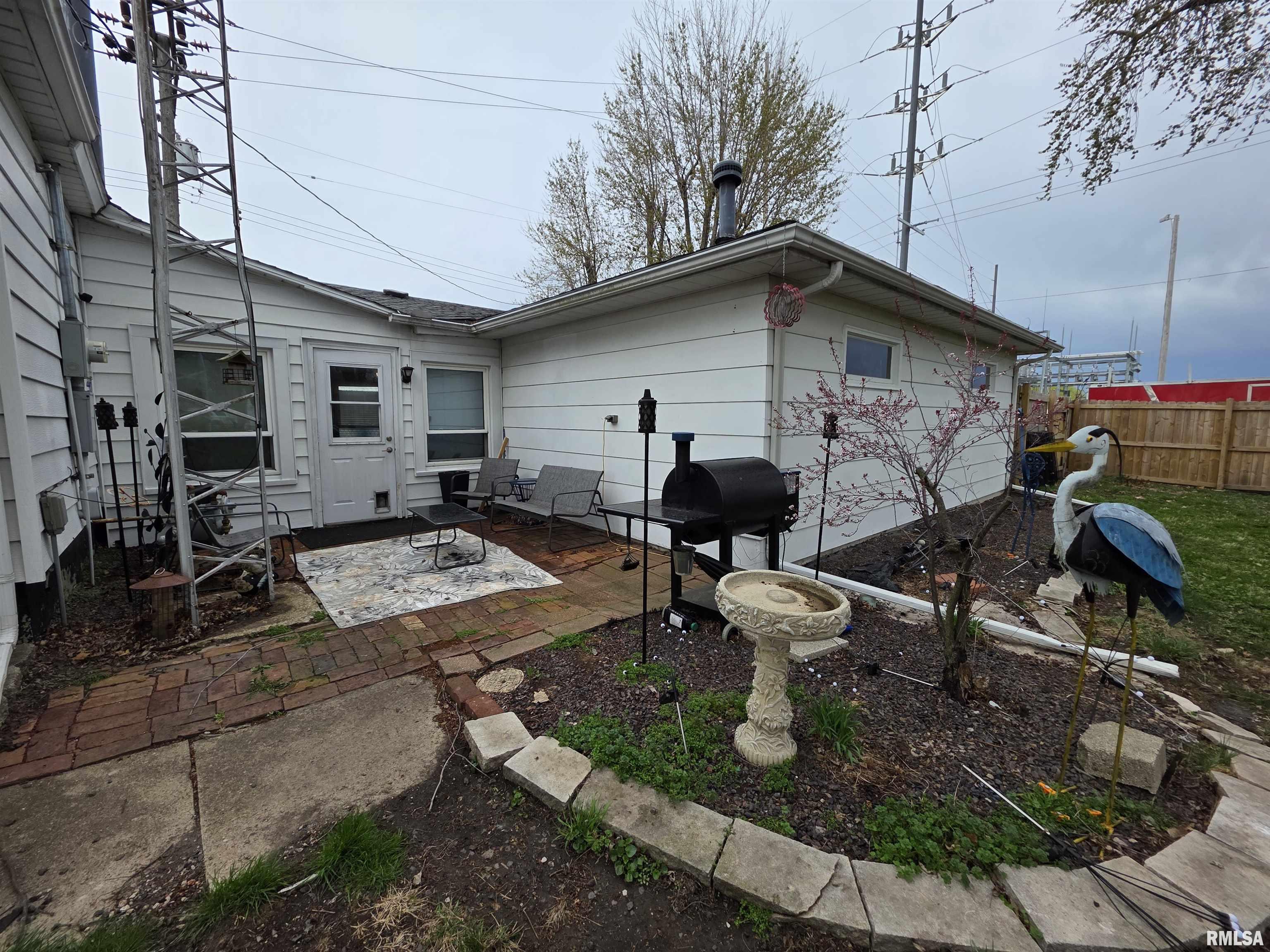 660 N 3rd Street, Girard, Illinois image 44