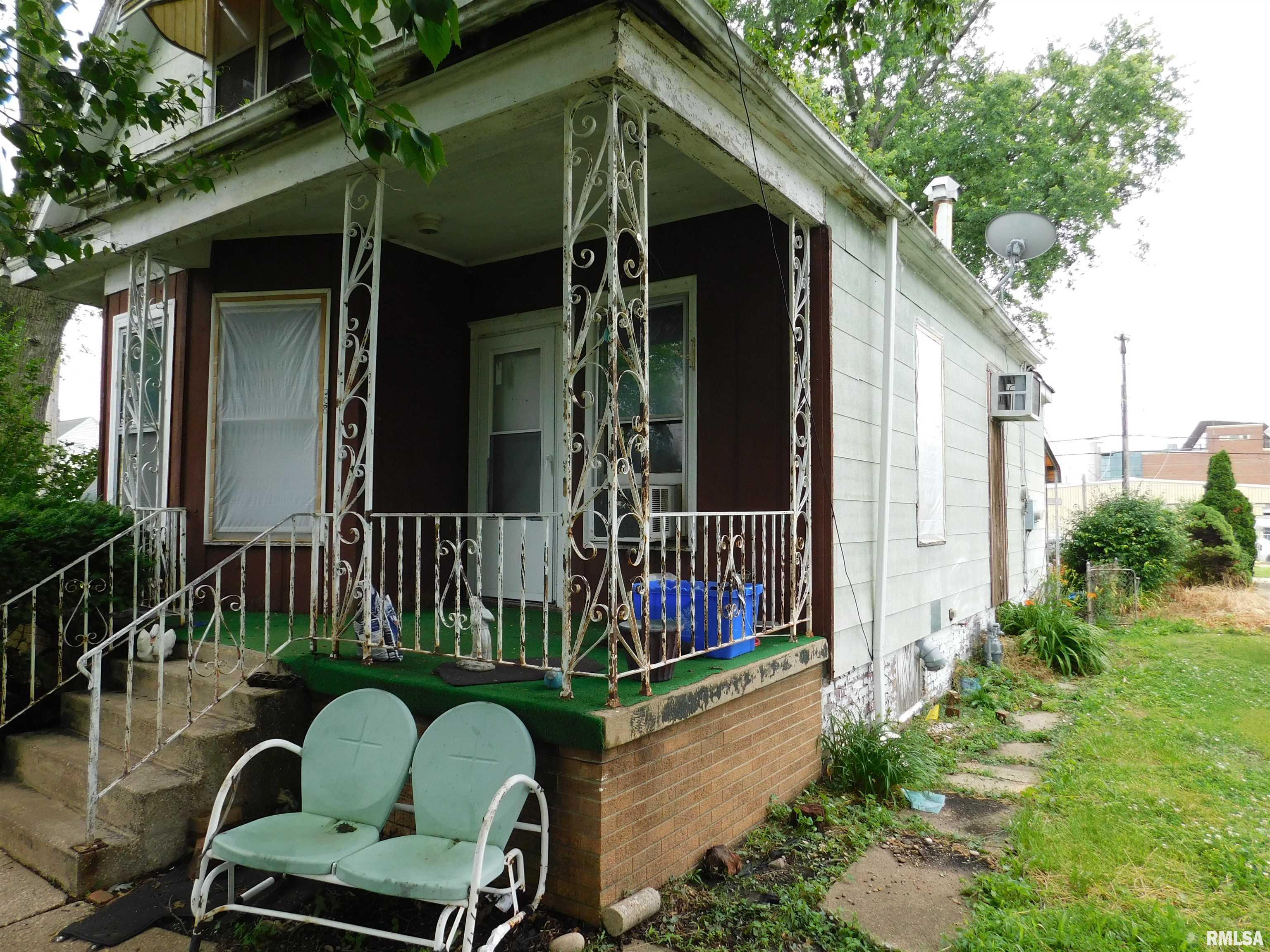 208 W Reynolds Street, Springfield, Illinois image 2