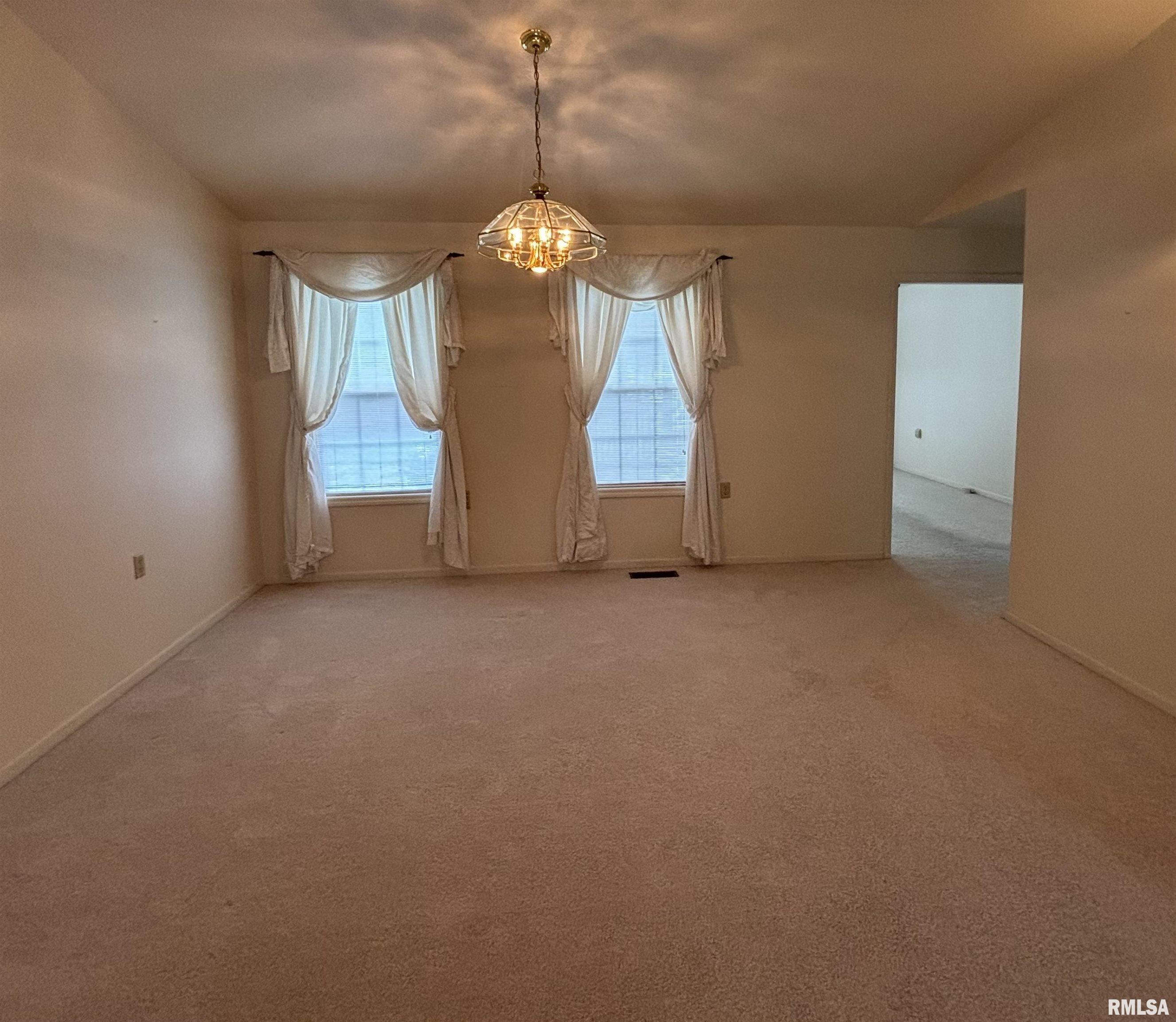 617 Cypress Lane, Galesburg, Illinois image 9