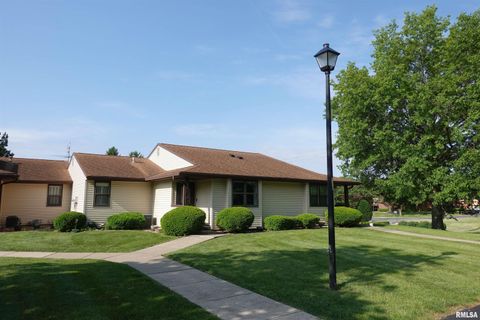 Condo For Sale - 255 S Soangetaha Road #102<br/> Galesburg, IL 61401