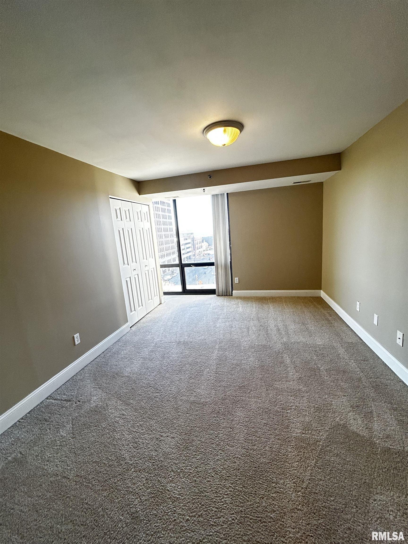 123 SW Jefferson Avenue #E7W, Peoria, Illinois image 26