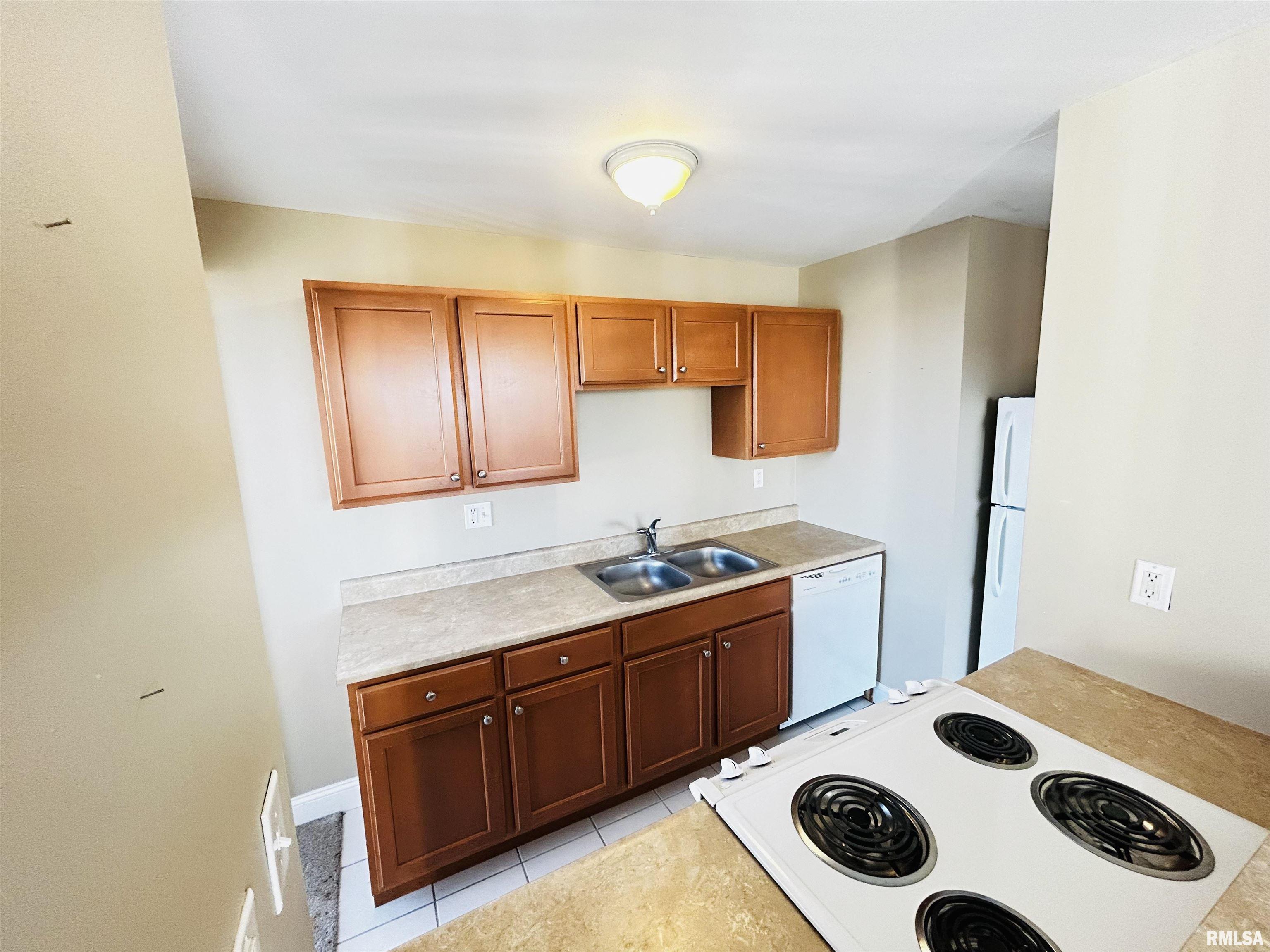 123 SW Jefferson Avenue #E7W, Peoria, Illinois image 20