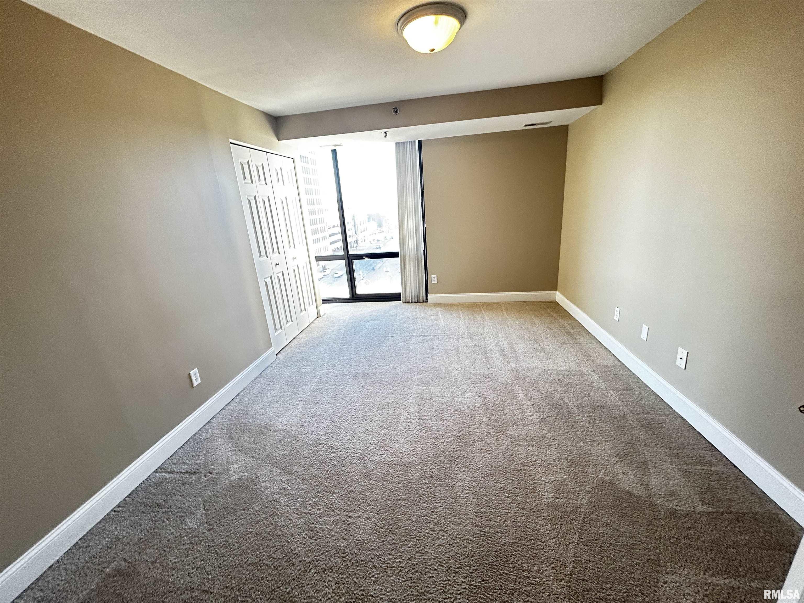123 SW Jefferson Avenue #E7W, Peoria, Illinois image 25