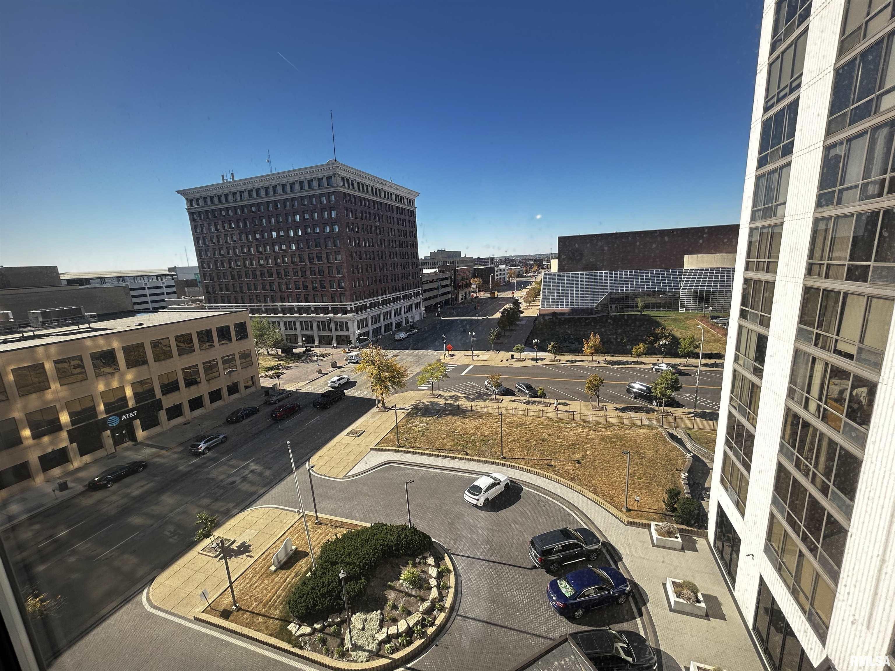 123 SW Jefferson Avenue #E7W, Peoria, Illinois image 17