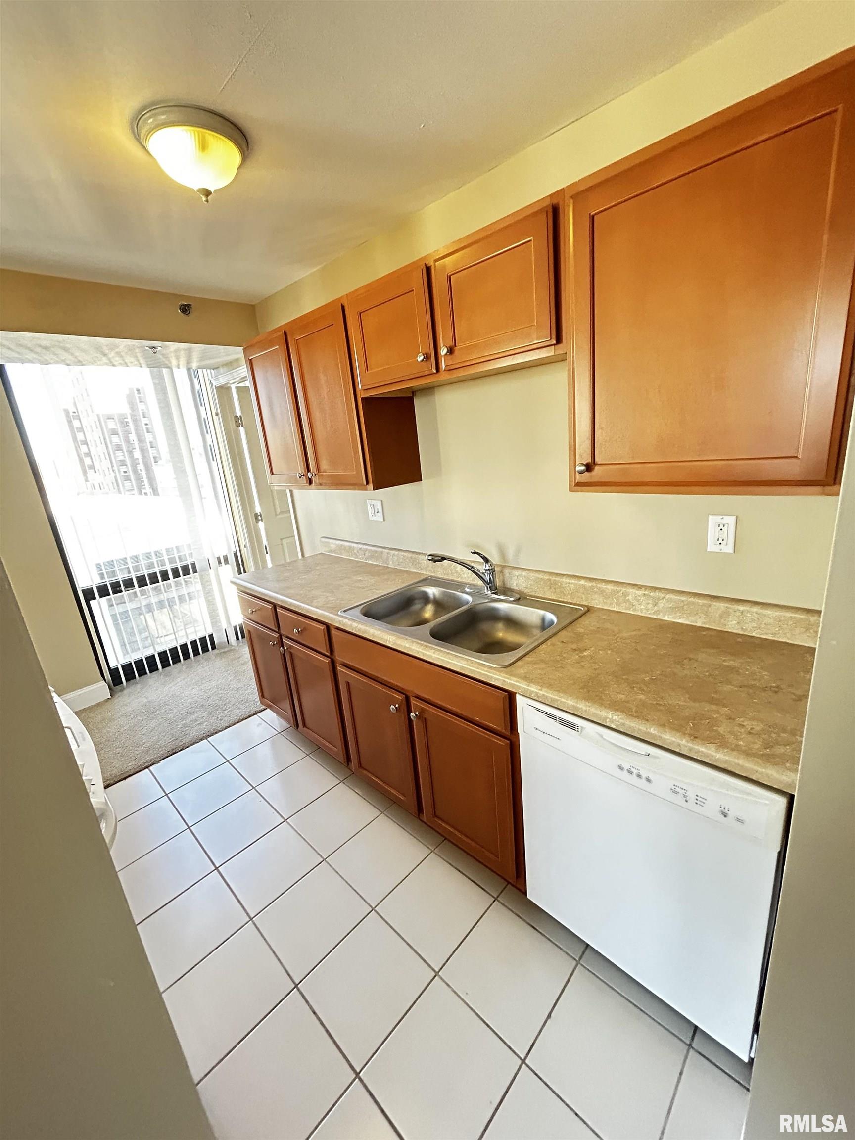 123 SW Jefferson Avenue #E7W, Peoria, Illinois image 21