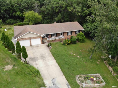 Homes For Sale - 11 Woodland Lane<br/> Macomb, IL 61455