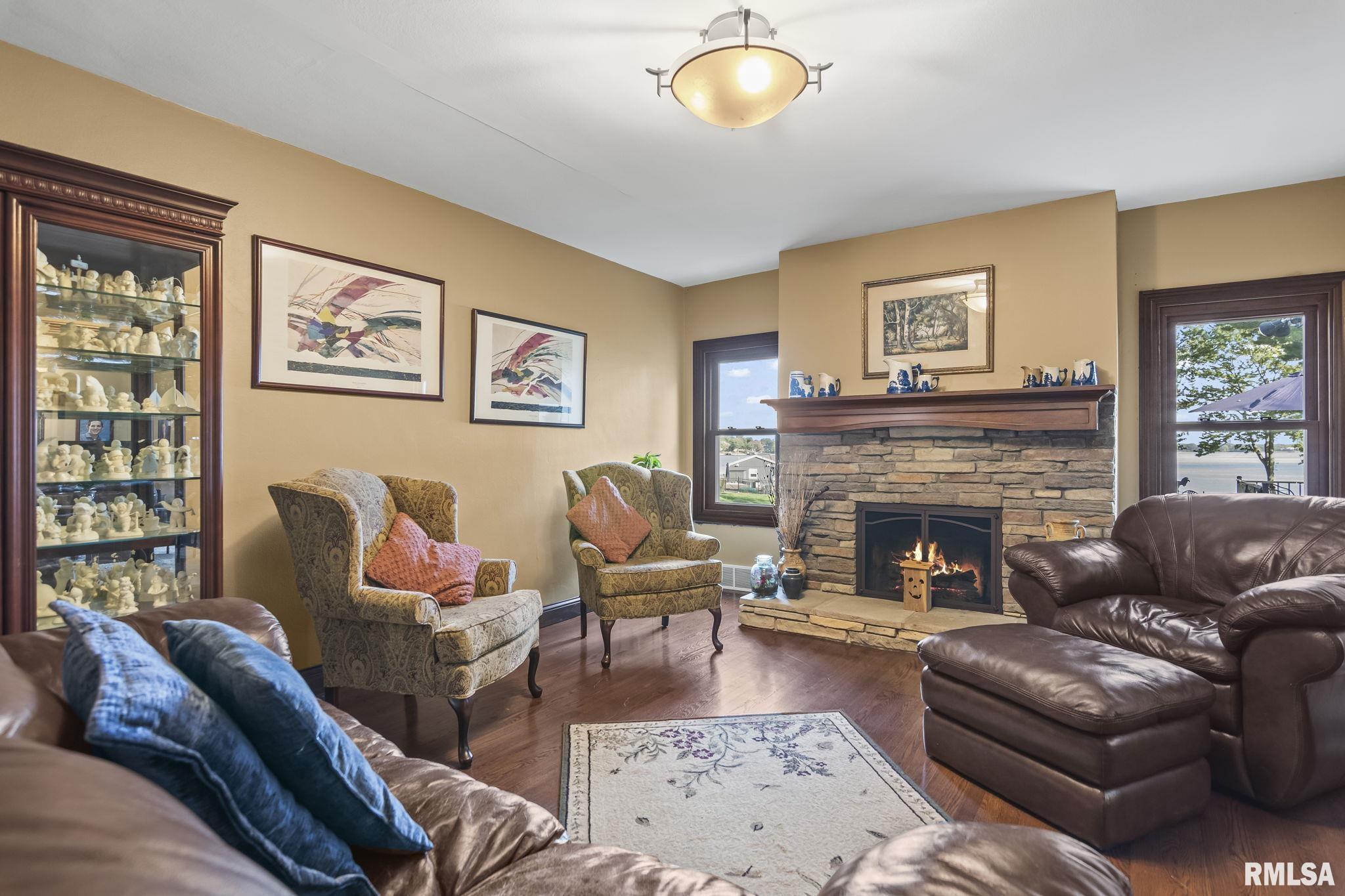 108 E Hazel Dell Lane, Springfield, Illinois image 9