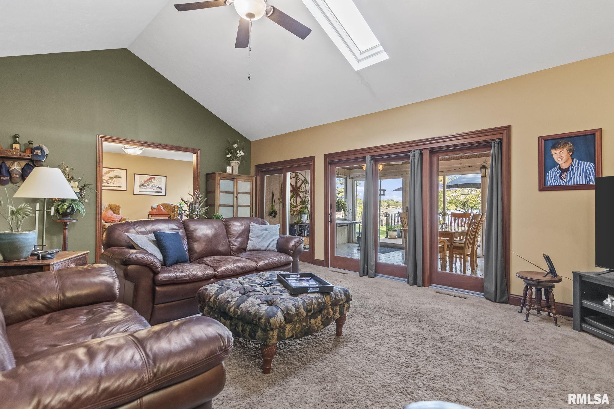108 E Hazel Dell Lane, Springfield, Illinois image 7