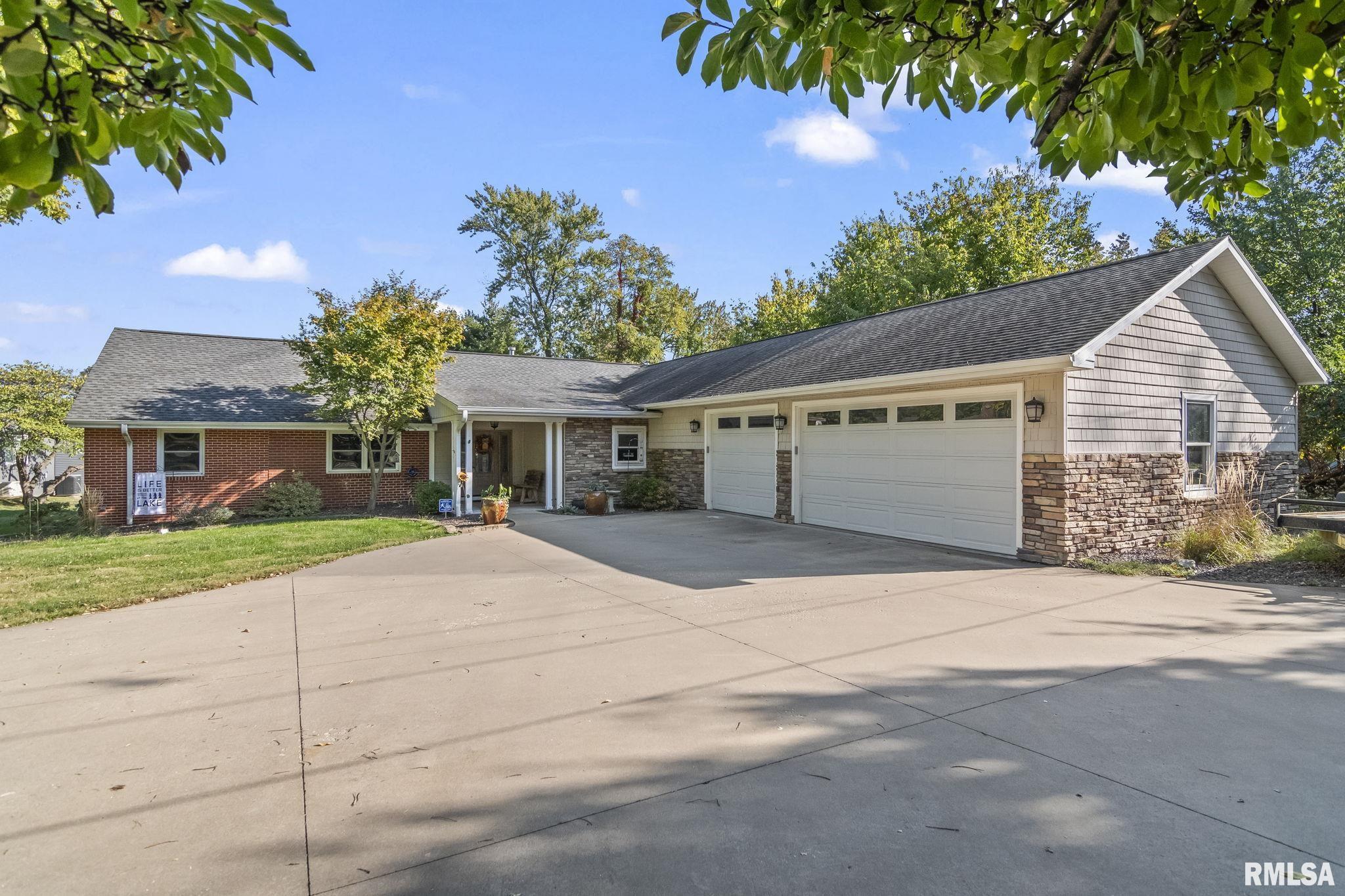 108 E Hazel Dell Lane, Springfield, Illinois image 1