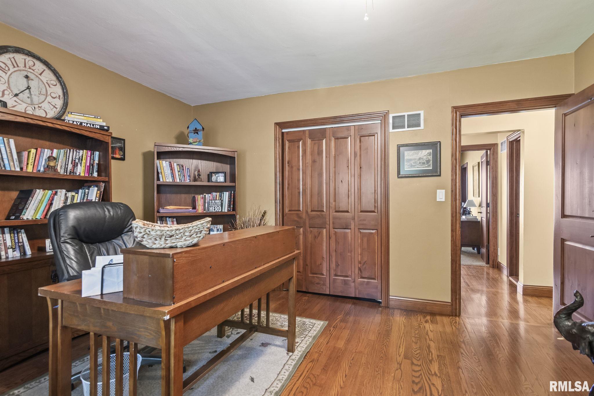 108 E Hazel Dell Lane, Springfield, Illinois image 30