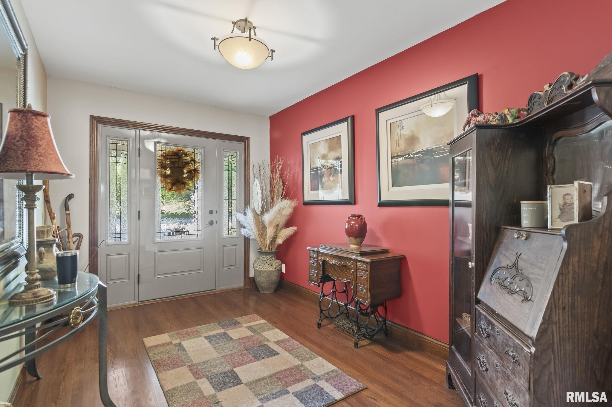 108 E Hazel Dell Lane, Springfield, Illinois image 3