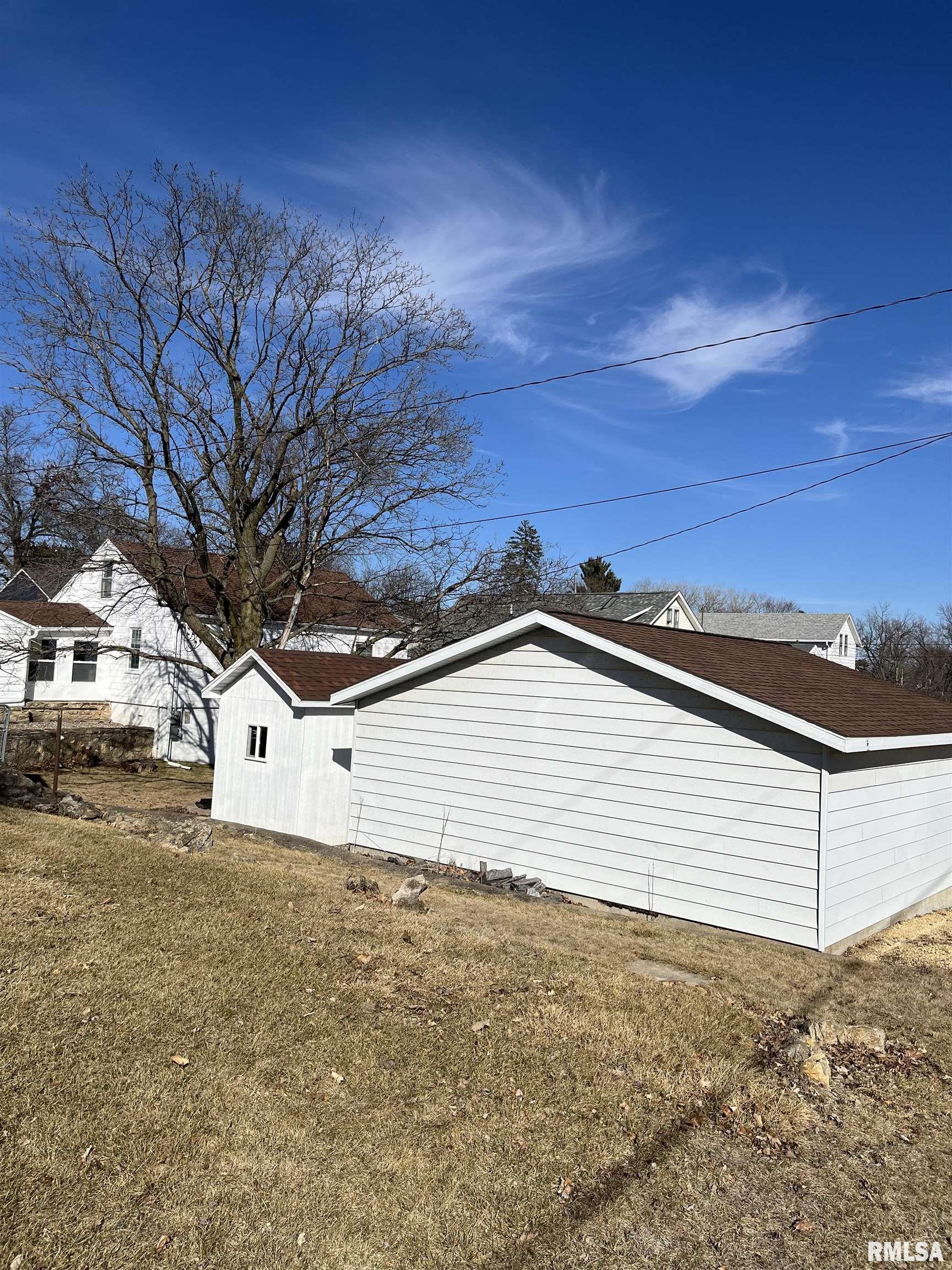 1243 2nd Avenue South, Clinton, Iowa image 3