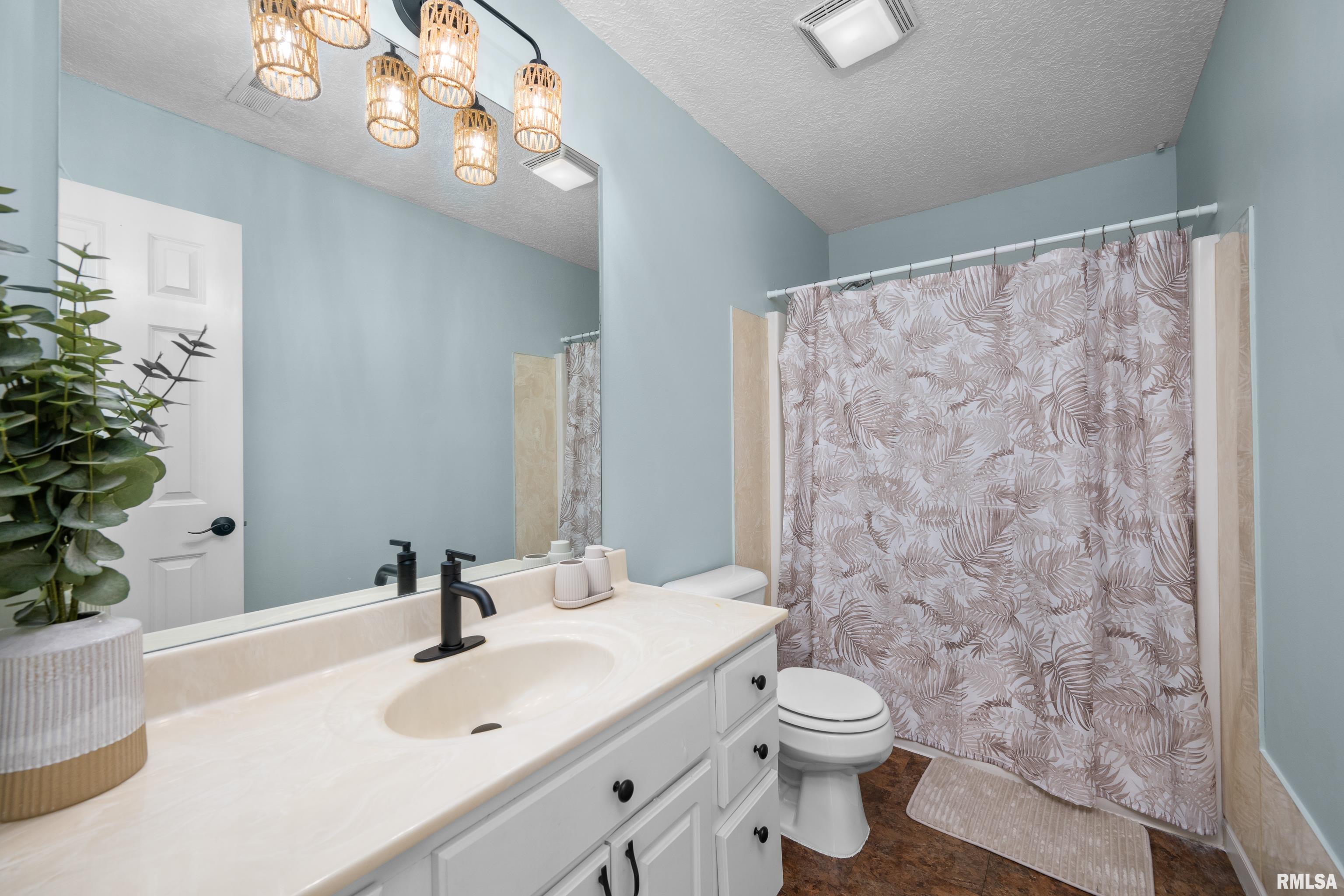 2722 W 34th Street, Davenport, Iowa image 26