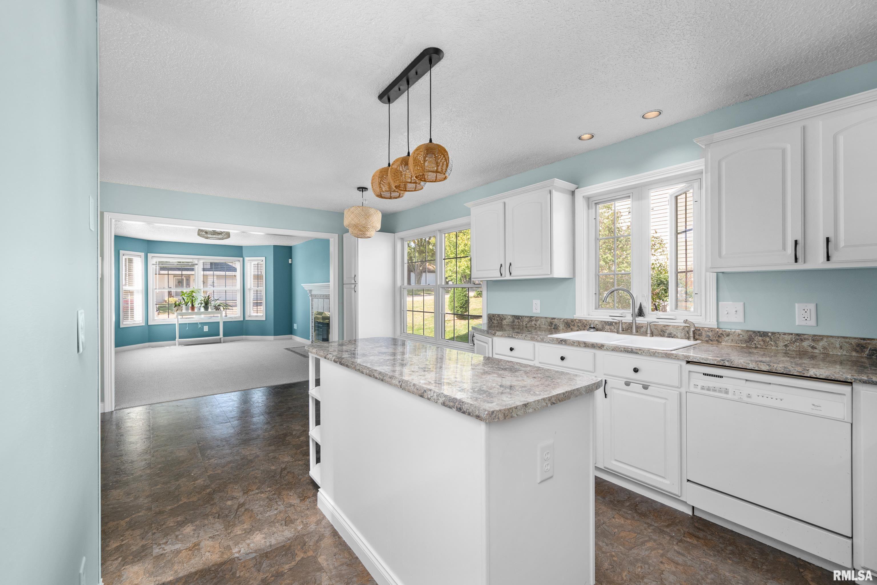 2722 W 34th Street, Davenport, Iowa image 10