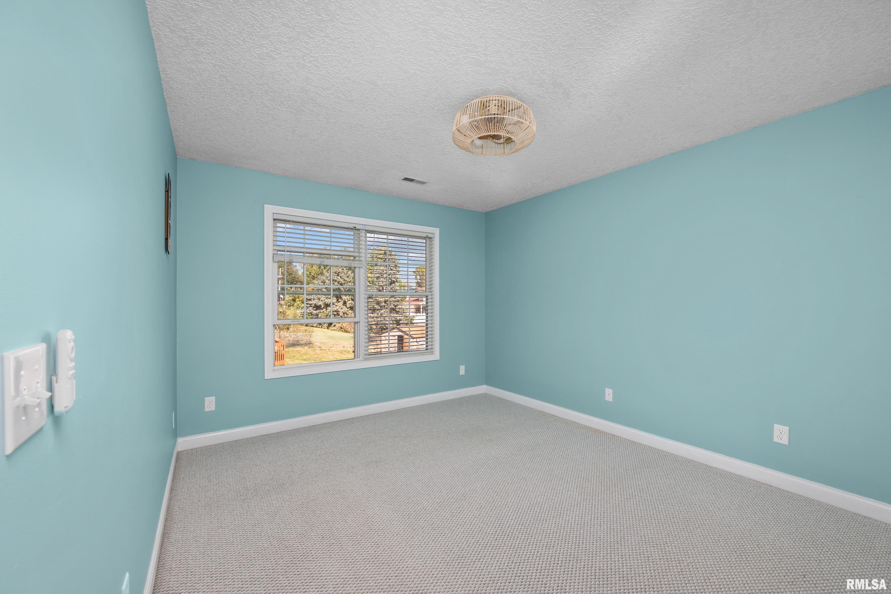 2722 W 34th Street, Davenport, Iowa image 29