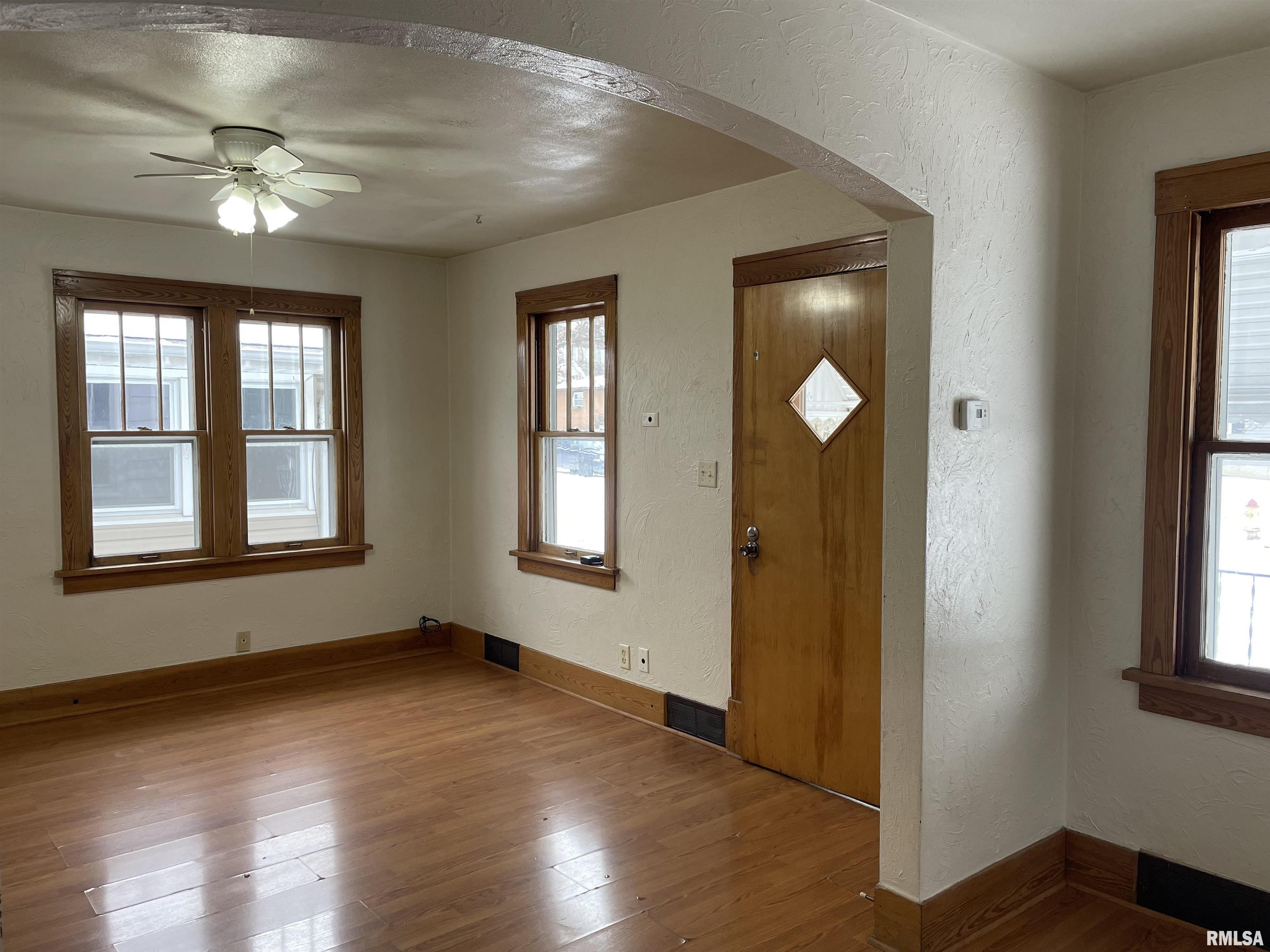 1101 E Melbourne Avenue, Peoria, Illinois image 2