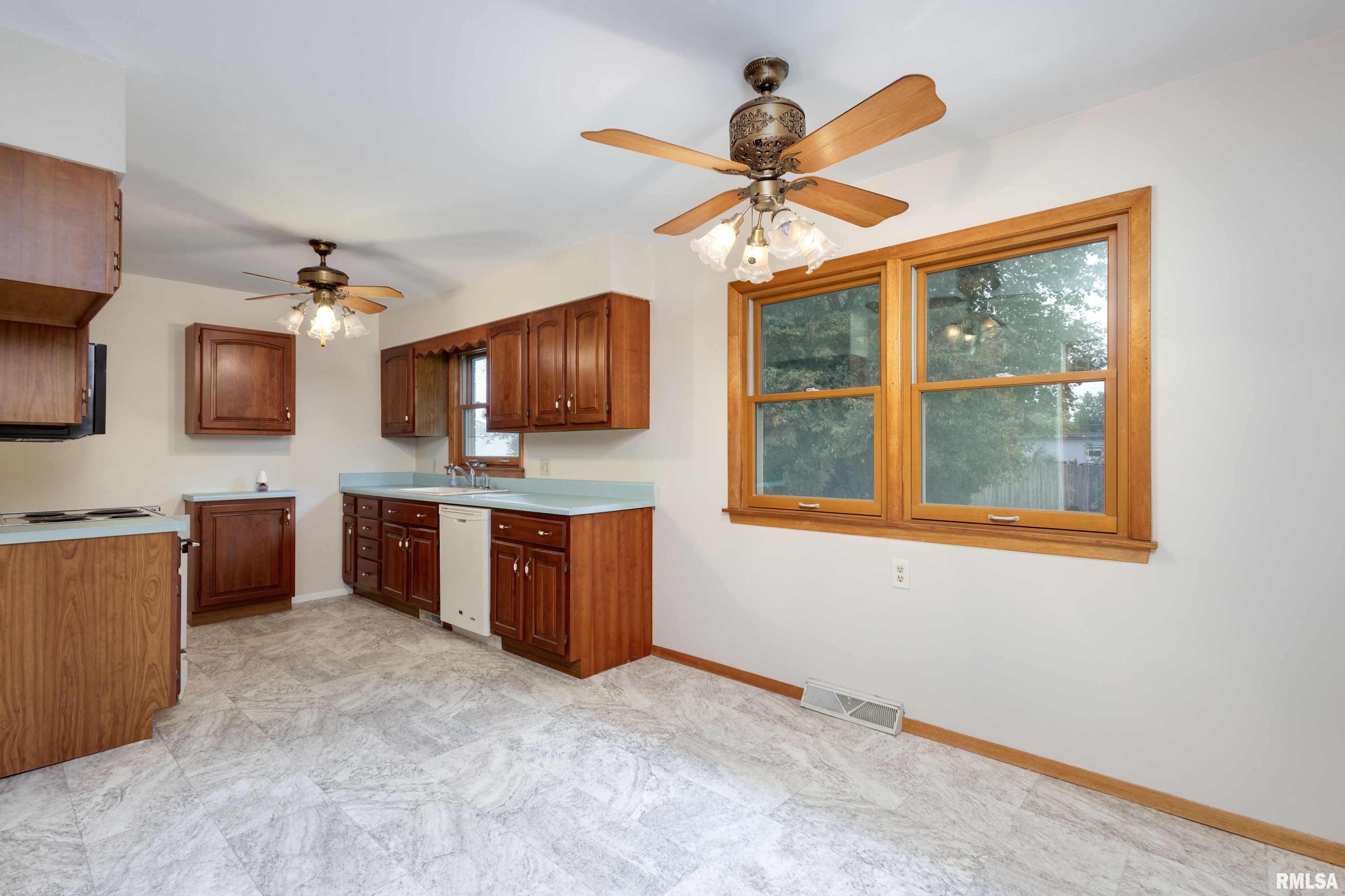 1208 12th Street, Viola, Illinois image 11