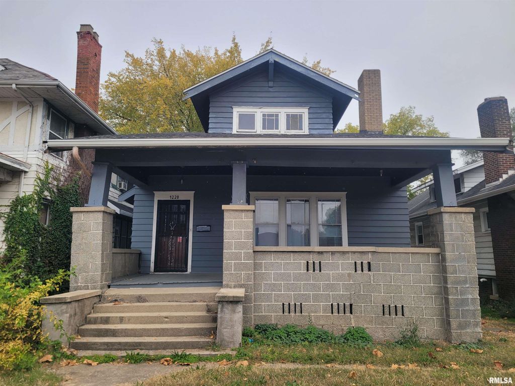 Photo of 1220 N UNIVERSITY Street, Peoria, IL 61606 (MLS # CA1040224)
