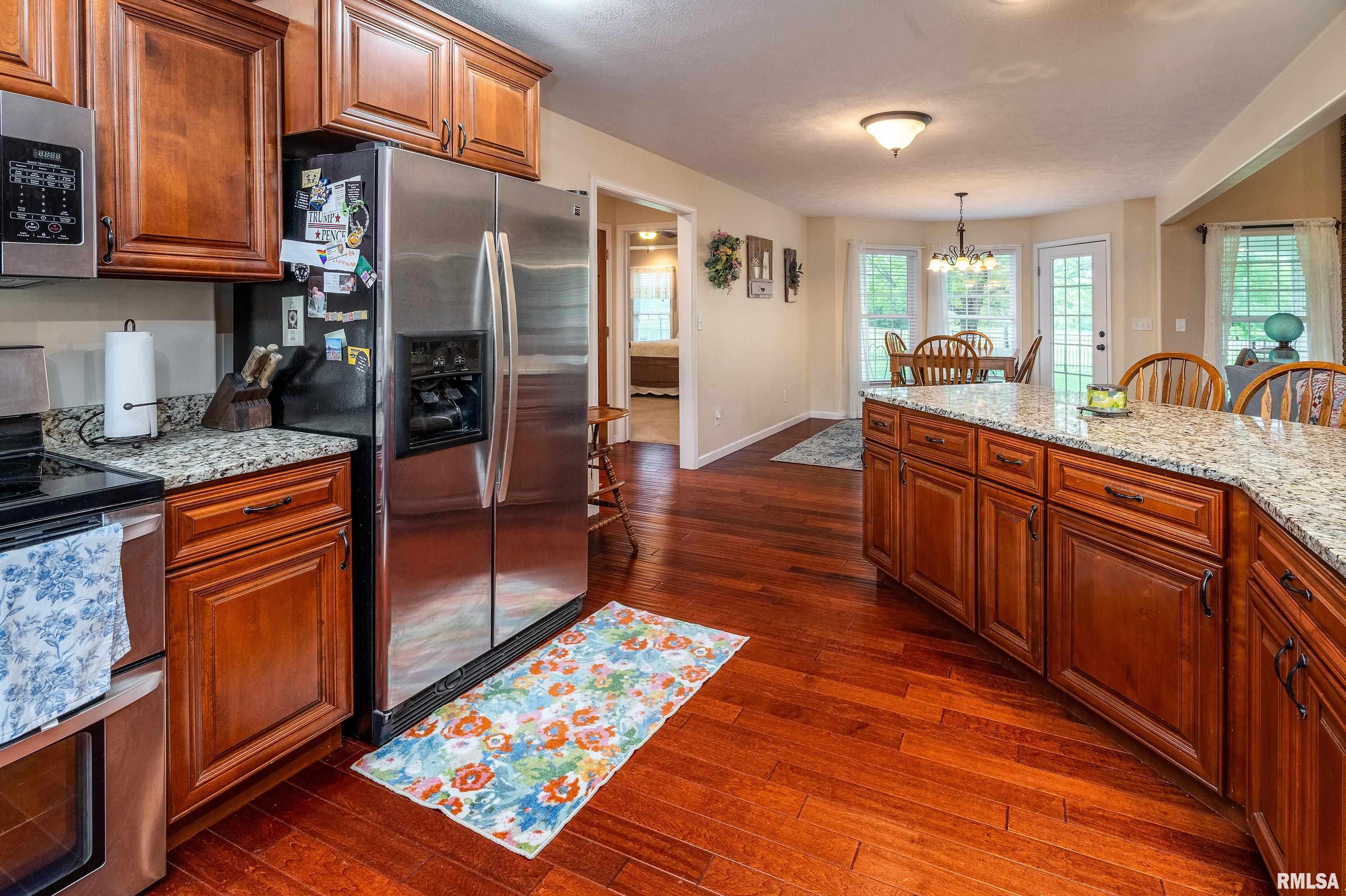 5963 Lakeview Drive, Carterville, Illinois image 10