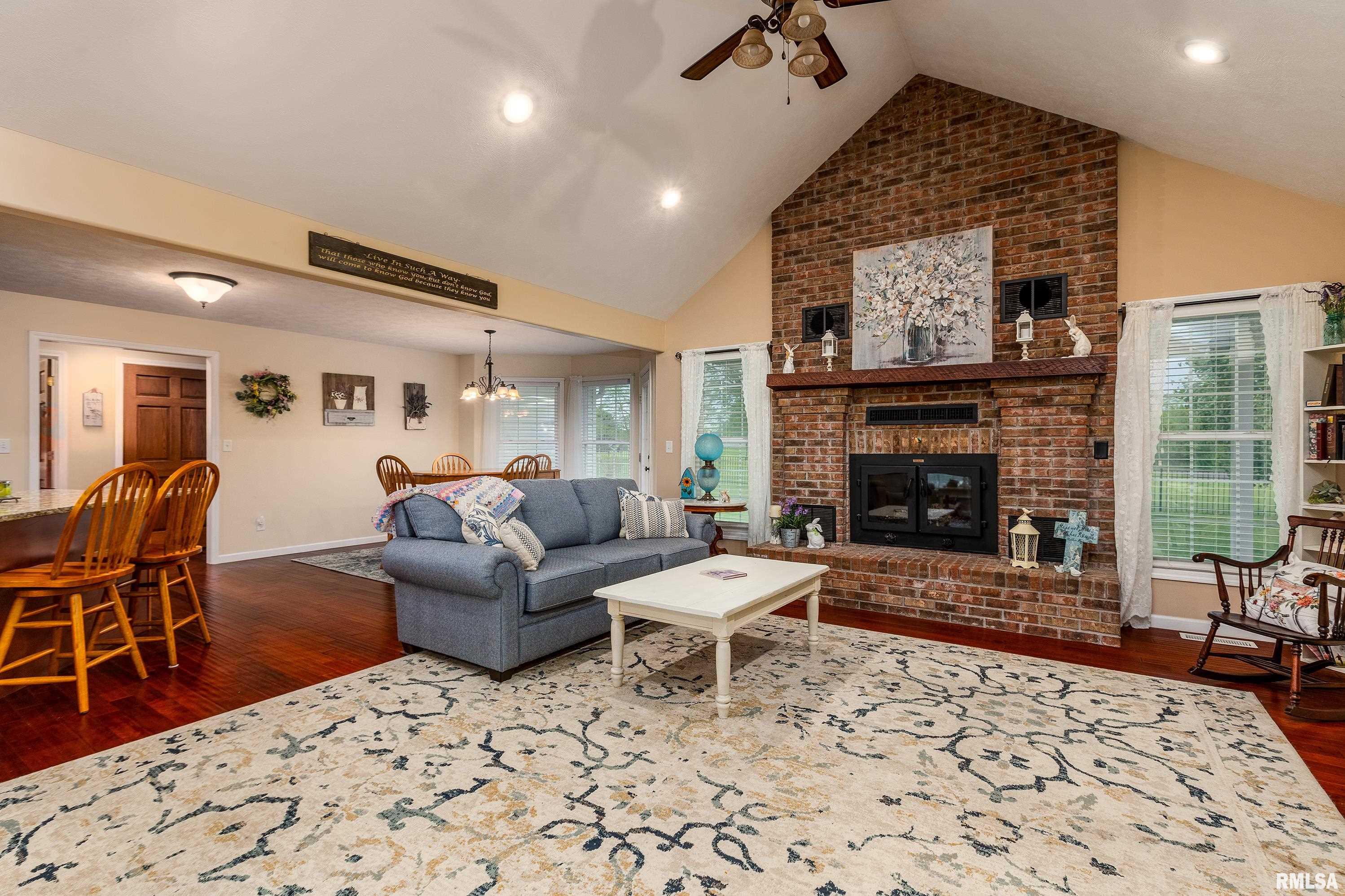 5963 Lakeview Drive, Carterville, Illinois image 4