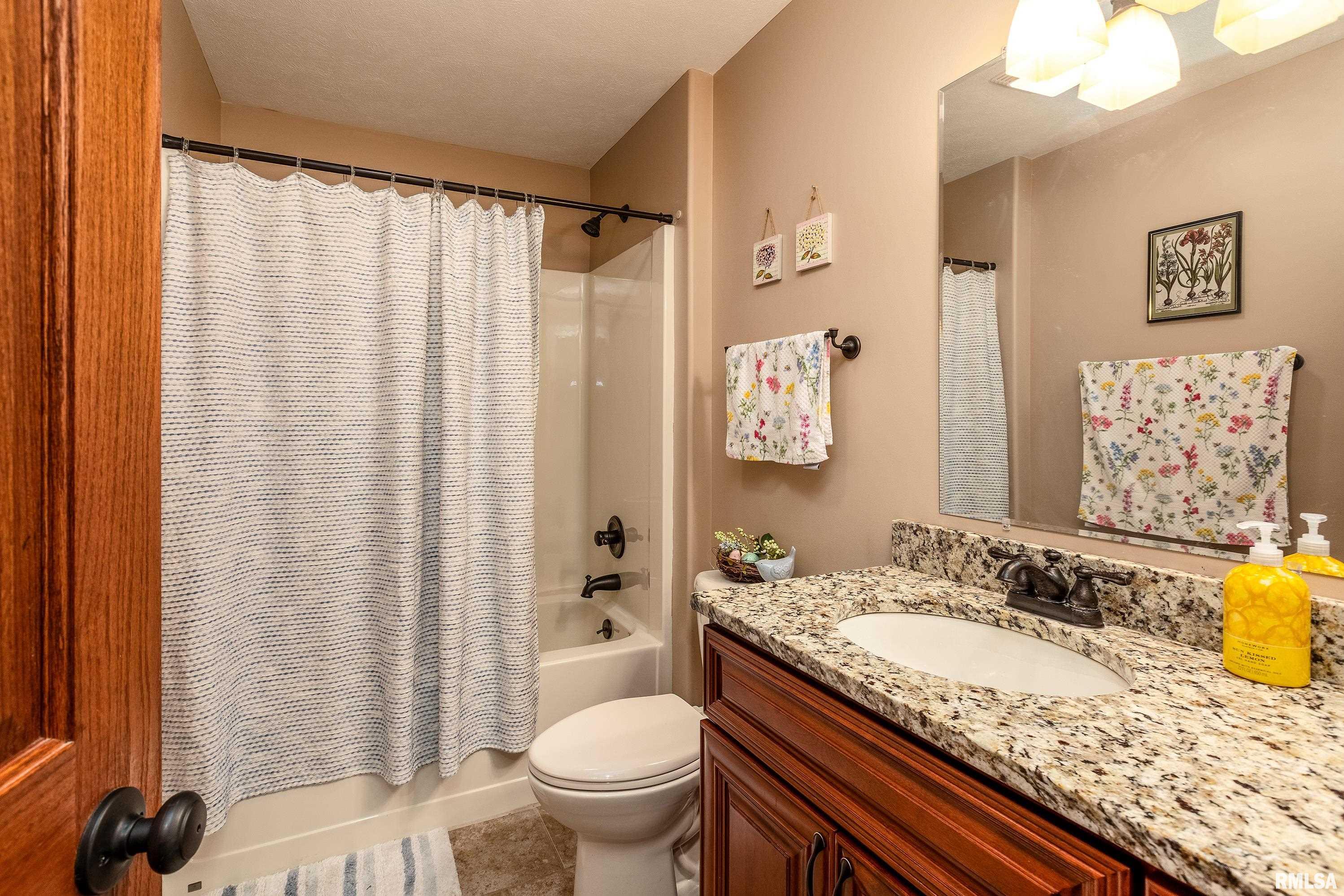 5963 Lakeview Drive, Carterville, Illinois image 23